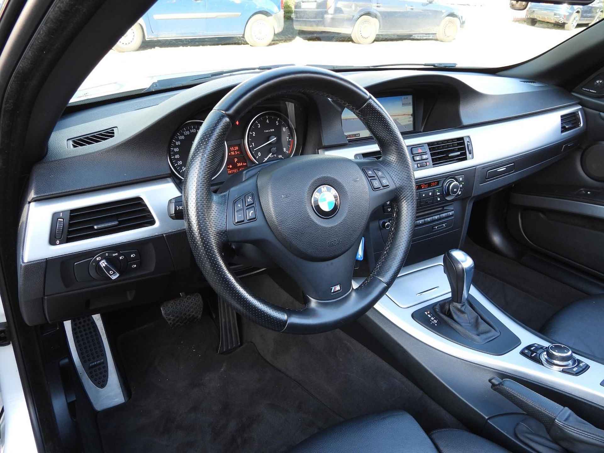 BMW 3-serie Cabrio 325i Aut. M-Sport Edition NAVI/HARDTOP/LEER/XENON/19"LMV! - 5/41