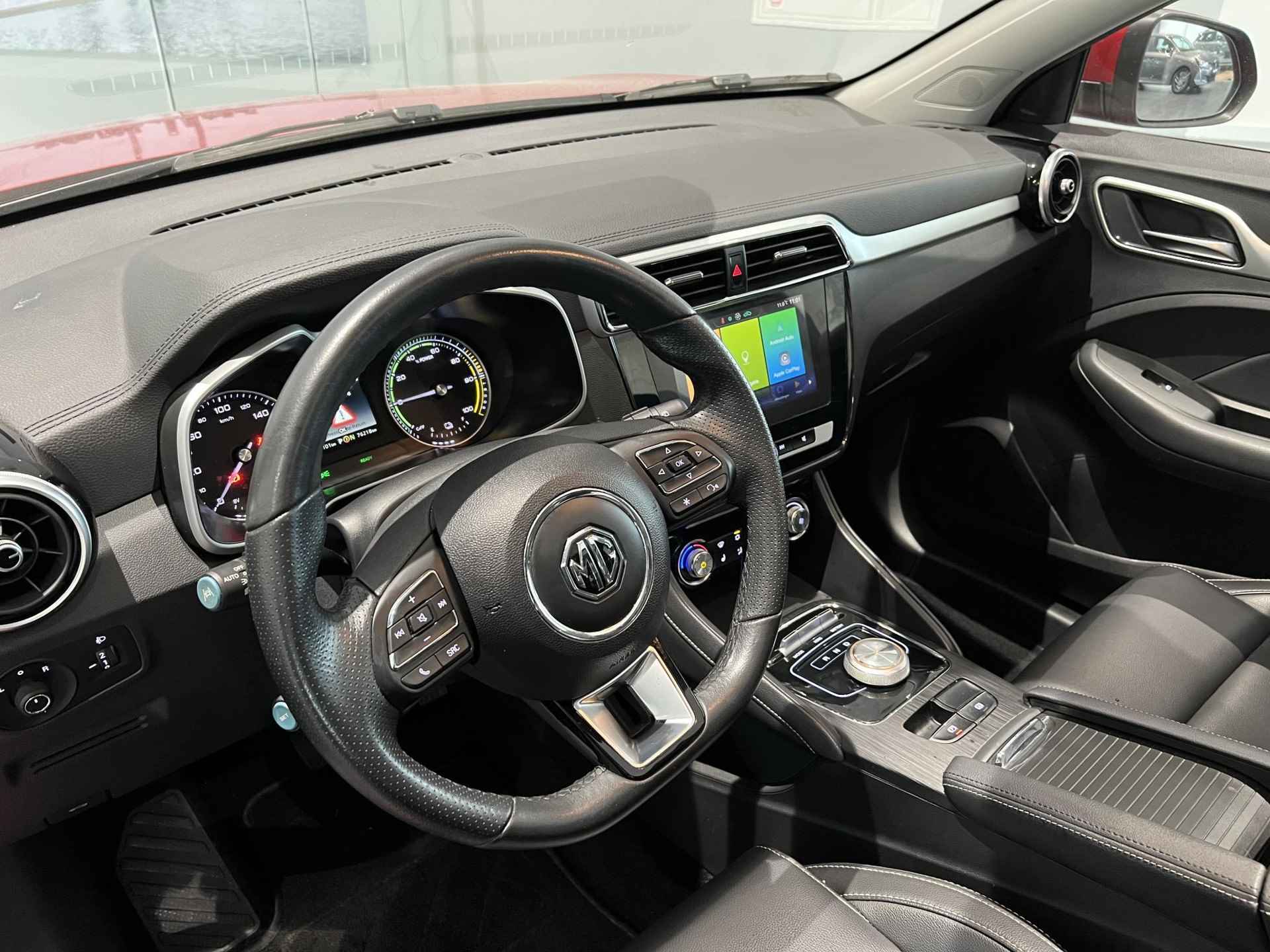 MG ZS EV Luxury 45 kWh / Apple Carplay / Schuif-kantel dak / Camera / Trekhaak / Stoelverwarming - 12/29