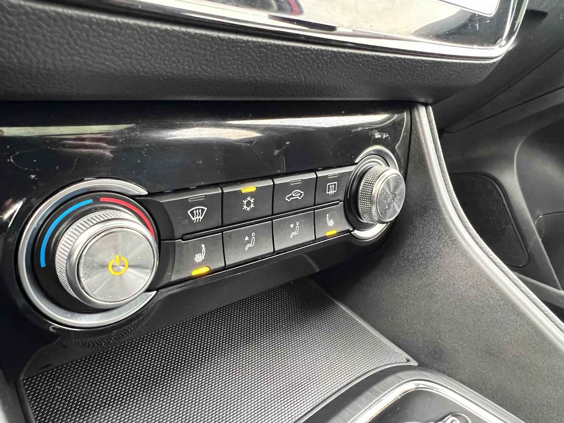 MG ZS EV Luxury 45 kWh / Apple Carplay / Schuif-kantel dak / Camera / Trekhaak / Stoelverwarming - 29/29