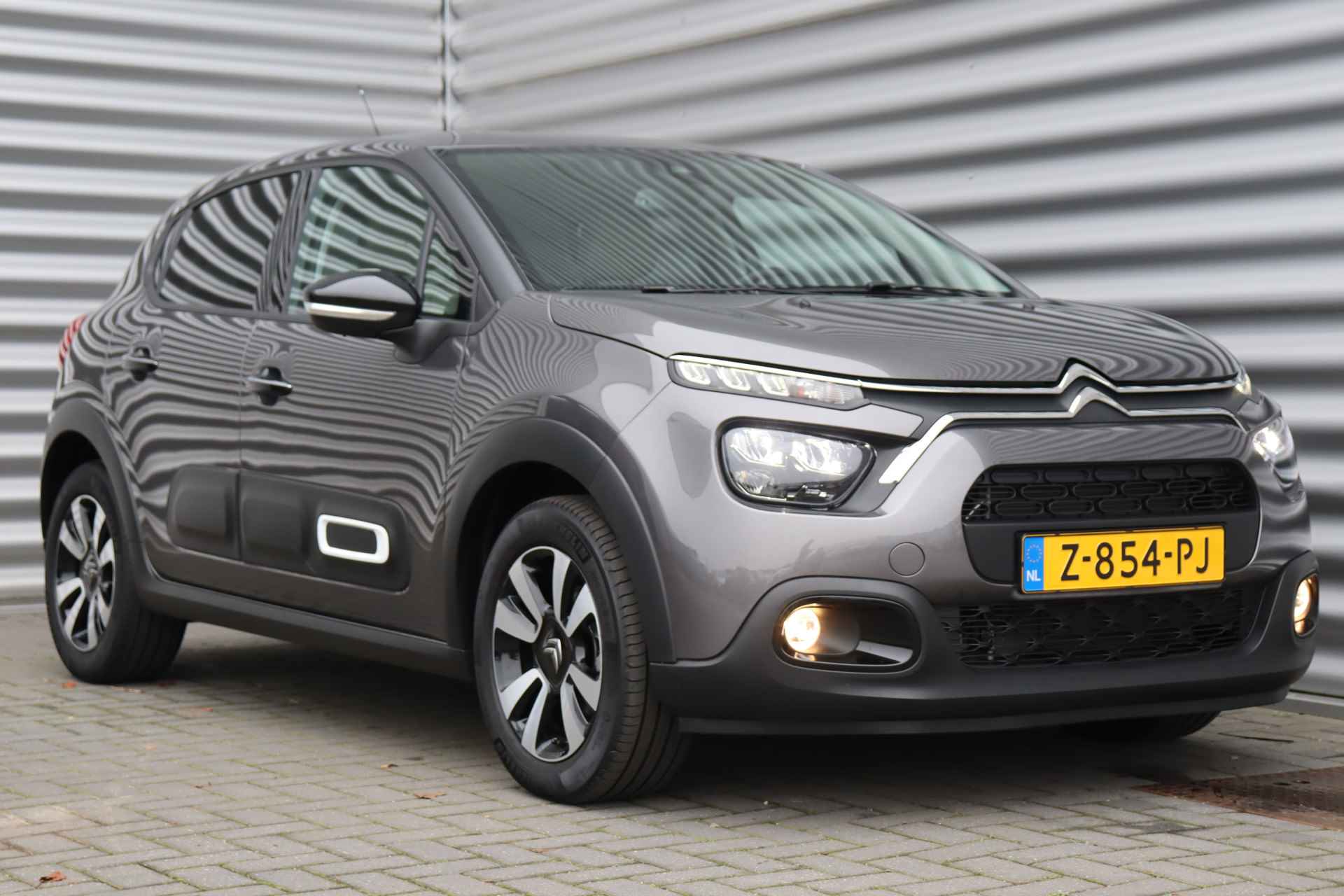 Citroën C3 1.2 PURETECH 110PK MAX AUTOMAAT / NAVI / LEDER / CLIMA / LED / PDC / 16" LMV / CAMERA / KEYLESS / BLUETOOTH / CRUISECONTROL / 1E - 4/37