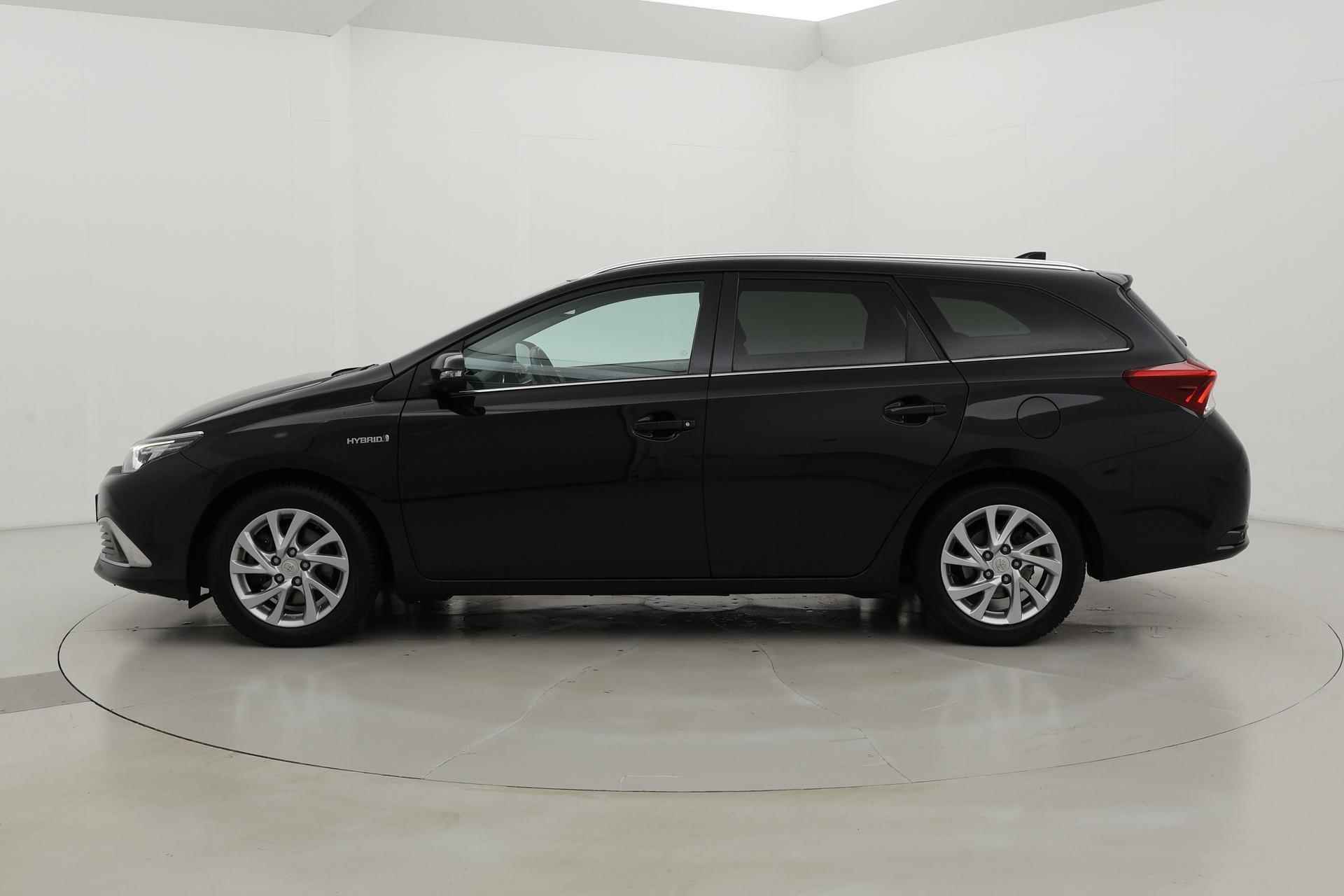 Toyota Auris Touring Sports 1.8 Hybrid Lease pro | Panoramadak | Navigatie - 17/36