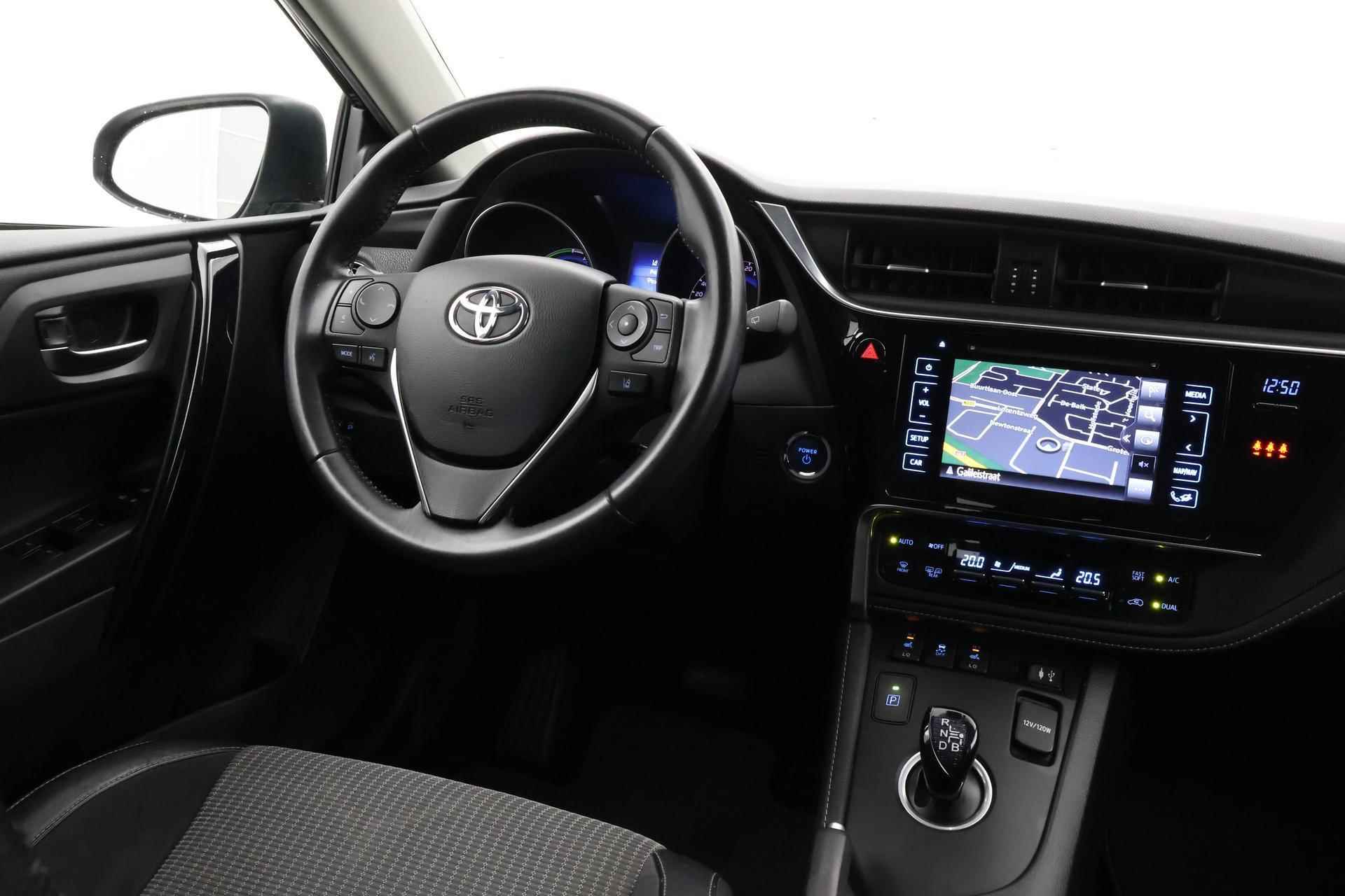 Toyota Auris Touring Sports 1.8 Hybrid Lease pro | Panoramadak | Navigatie - 22/36