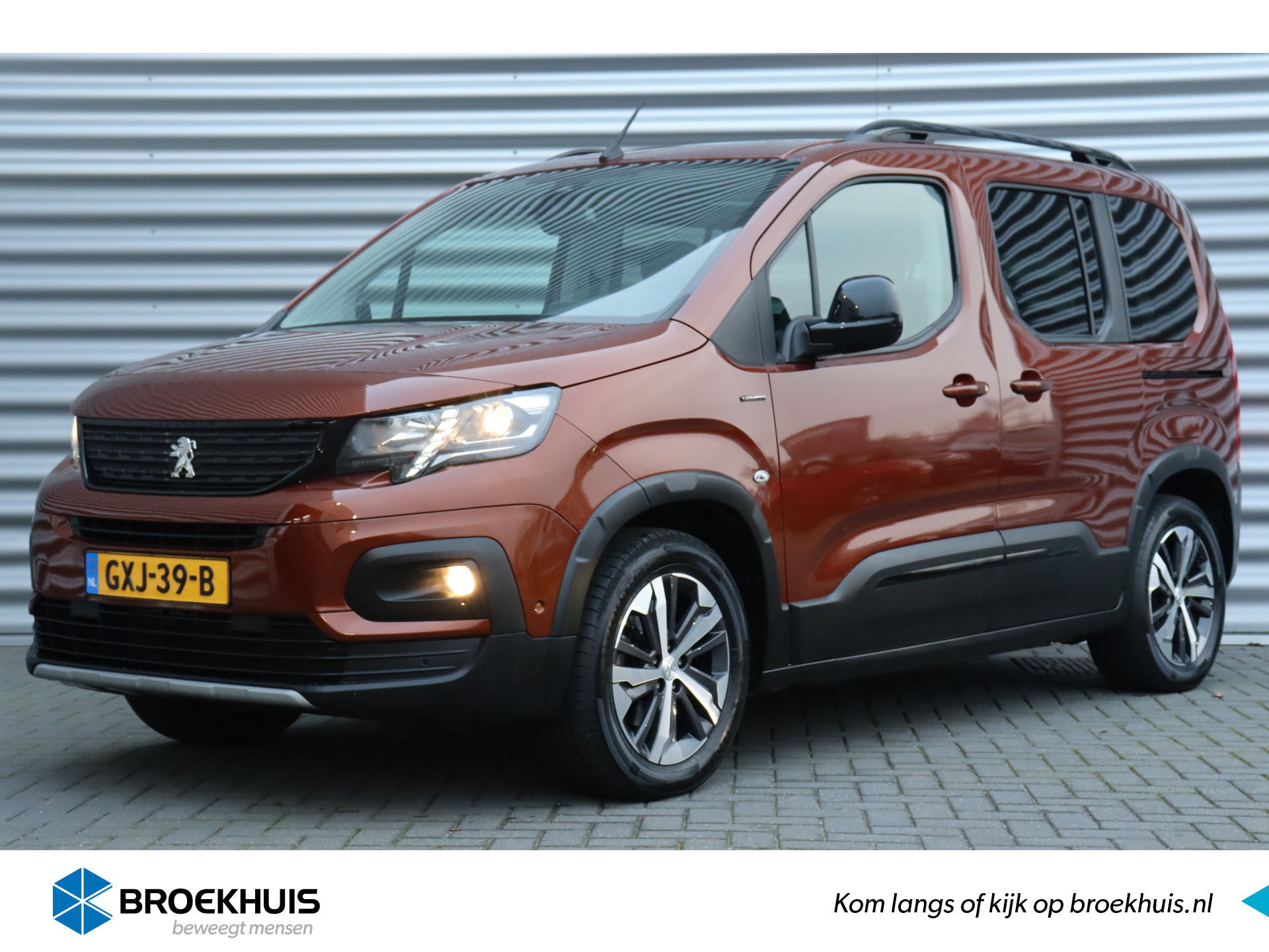 Peugeot Rifter 1.2 PURETECH 130PK GT-LINE AUTOMAAT / NAVI / CLIMA / LED / PDC / 17" LMV / UNIEK / CAMERA / KEYLESS / PANO. DAK / AFN. TREKHAAK