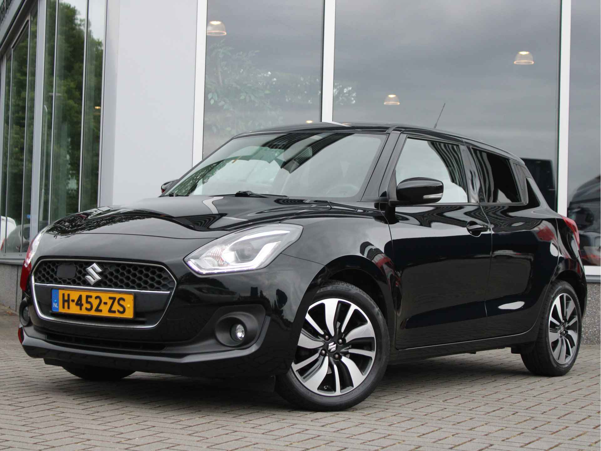 Suzuki Swift 1.2 Style Smart Hybrid Lederen Bekleding, Adaptieve Cruise en Climate Control, Carplay/Android Auto, Navigatie, Keyless Go - 12/39