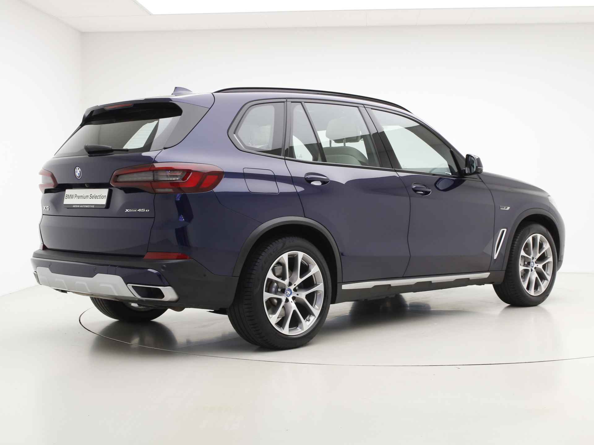 BMW X5 xDrive45e Individual | Panorama | Trekhaak | Comfort Stoelen | Head Up | 20 inch | Laser | - 3/44