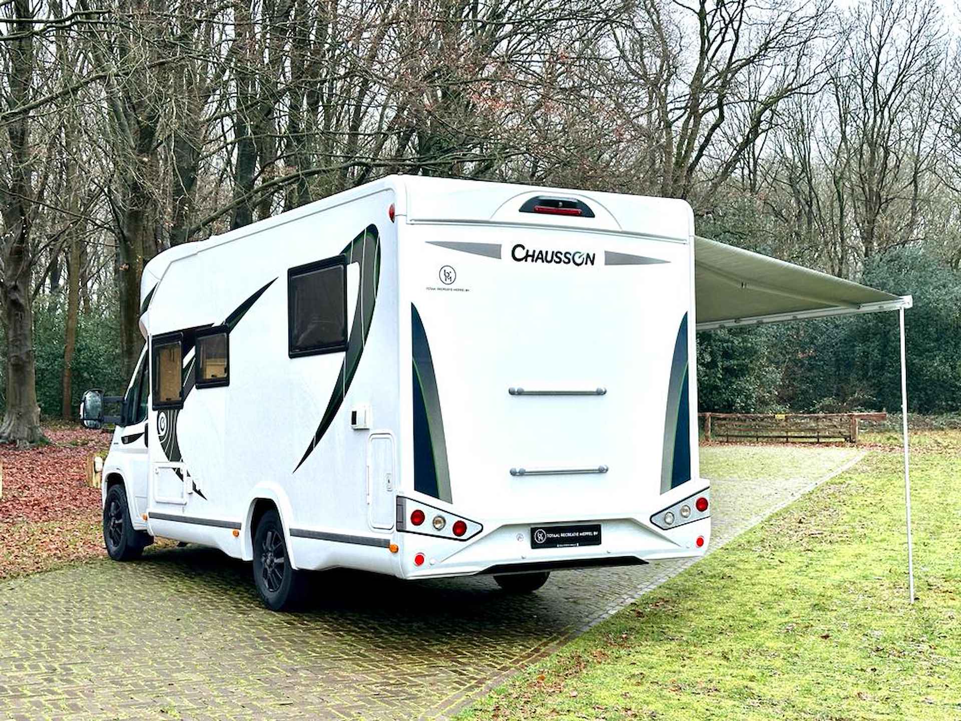 Chausson 758 XLB Queensbed Diesel verwarming buiten Douche - 3/17