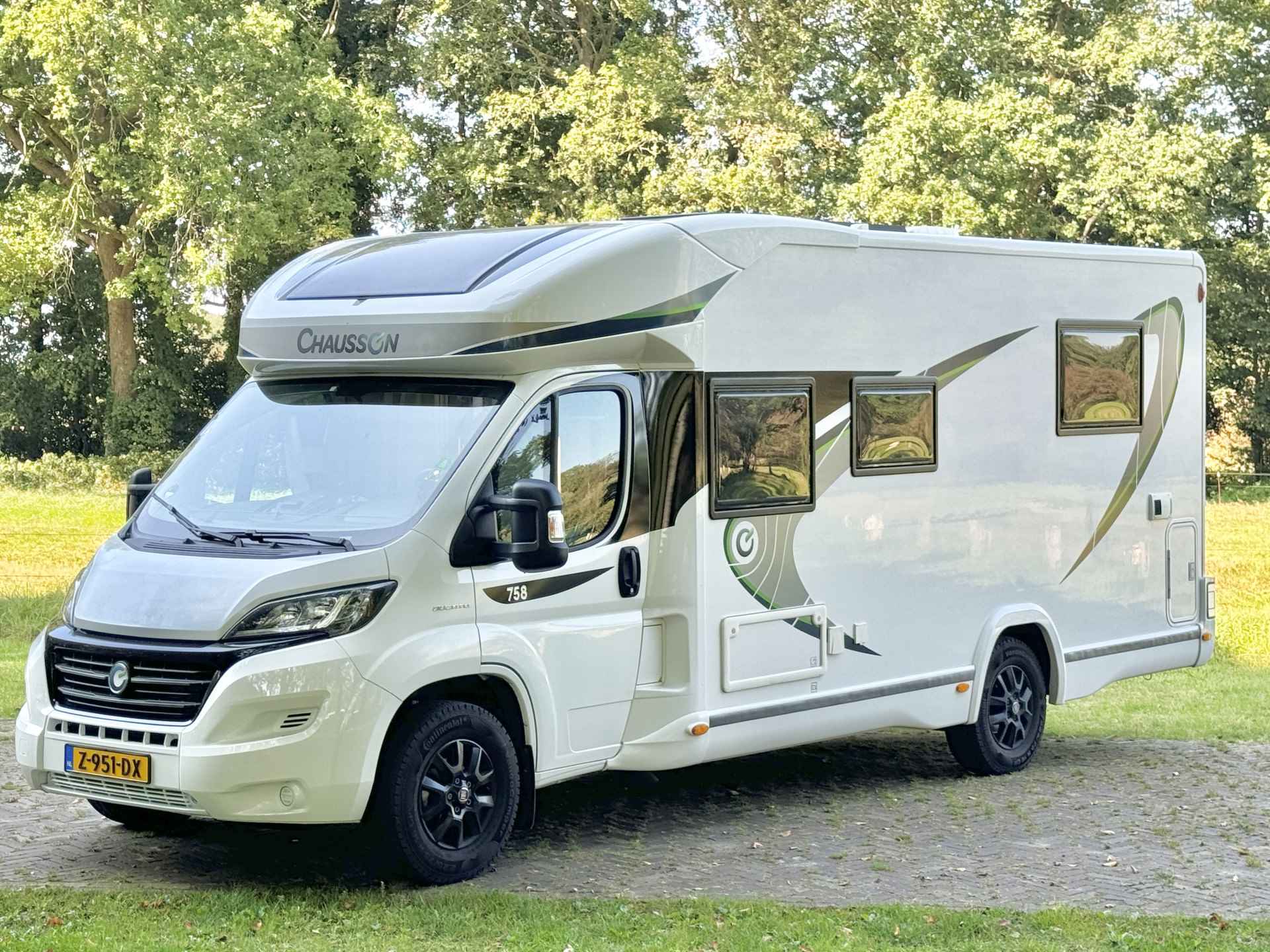 Chausson 758 XLB Queensbed Diesel verwarming buiten Douche - 7/18