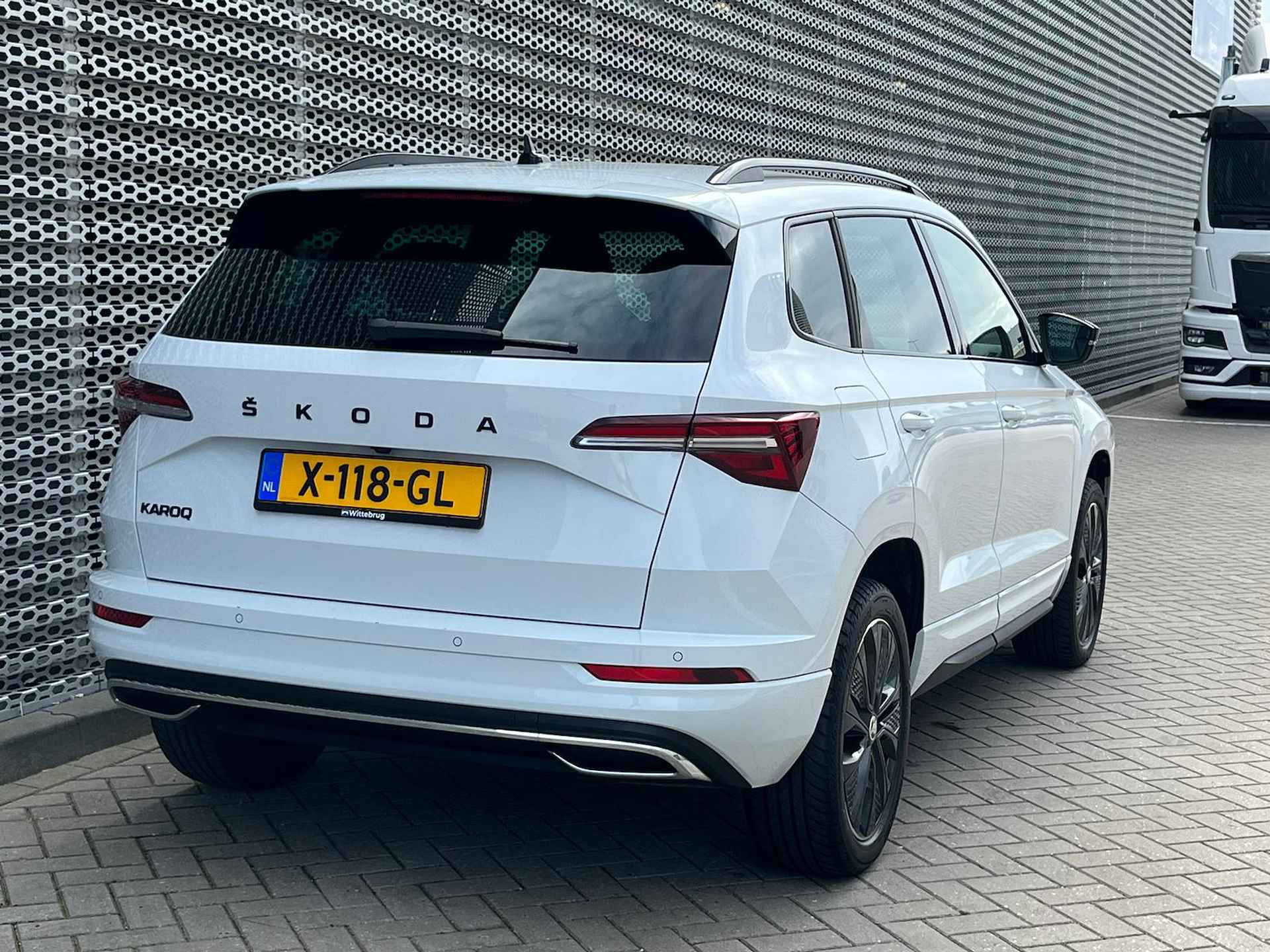 Škoda Karoq 1.5 TSI ACT Sportline Business /18" LMV / Digitale Cockpit / Stuur + Stoelverwarming / LED Matrix ** - 8/35