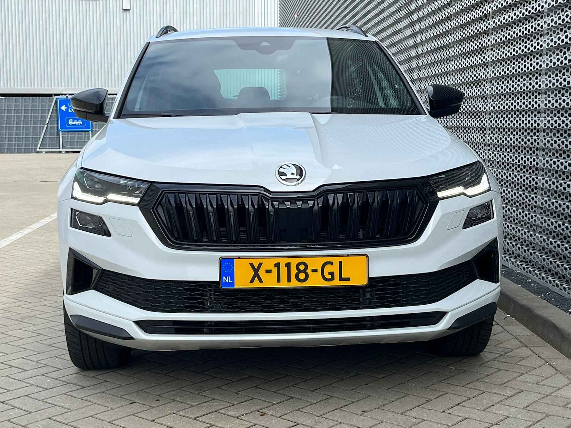 Škoda Karoq 1.5 TSI ACT Sportline Business /18" LMV / Digitale Cockpit / Stuur + Stoelverwarming / LED Matrix ** - 11/35