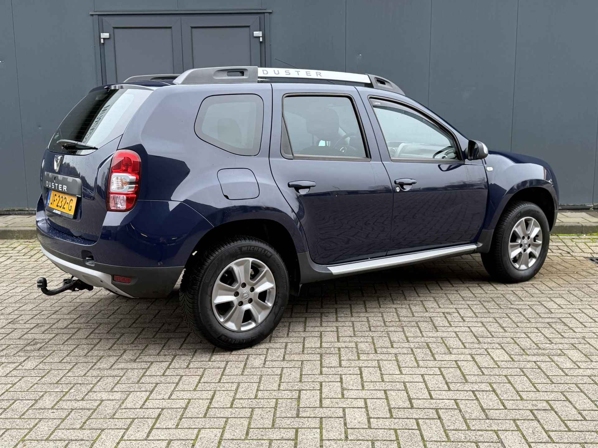 Dacia Duster 1.2 TCe 4x2 Lauréate / Trekhaak / Cruise Control / Airco / All-Season banden /  Bluetooth / set Winterbanden - 3/35