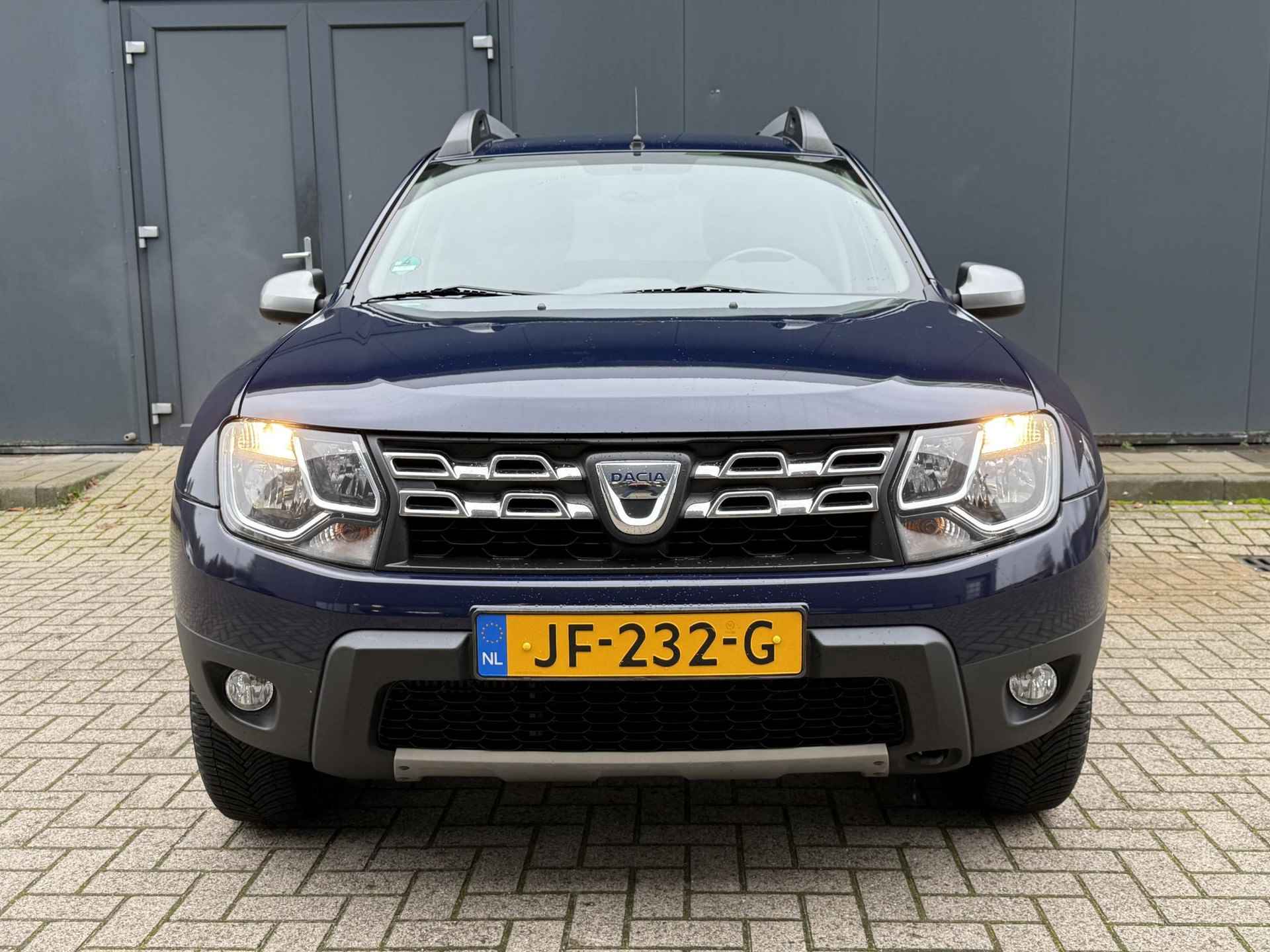 Dacia Duster 1.2 TCe 4x2 Lauréate / Trekhaak / Cruise Control / Airco / All-Season banden /  Bluetooth / set Winterbanden - 9/35