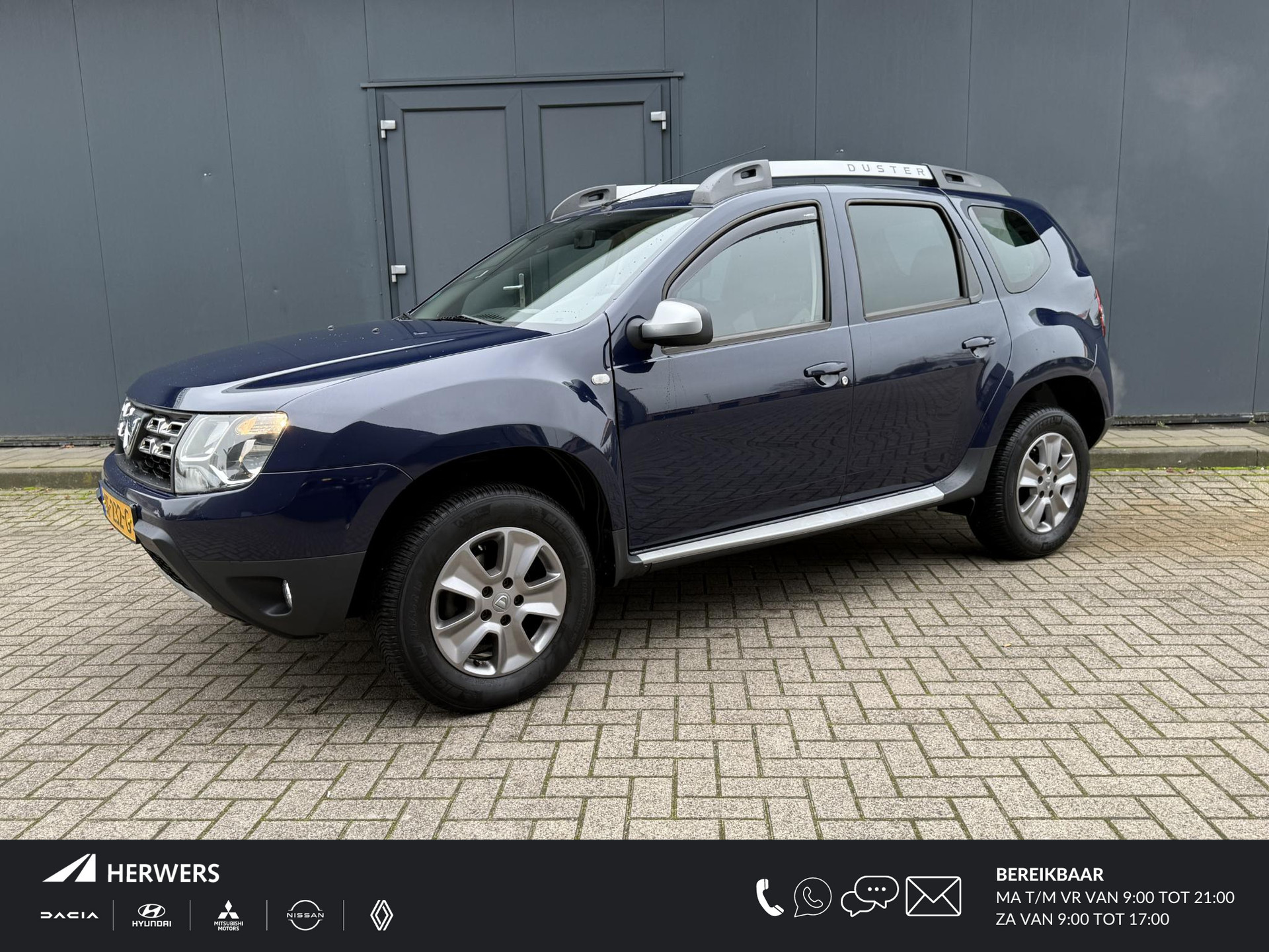 Dacia Duster 1.2 TCe 4x2 Lauréate / Trekhaak / Cruise Control / Airco / All-Season banden /  Bluetooth / set Winterbanden