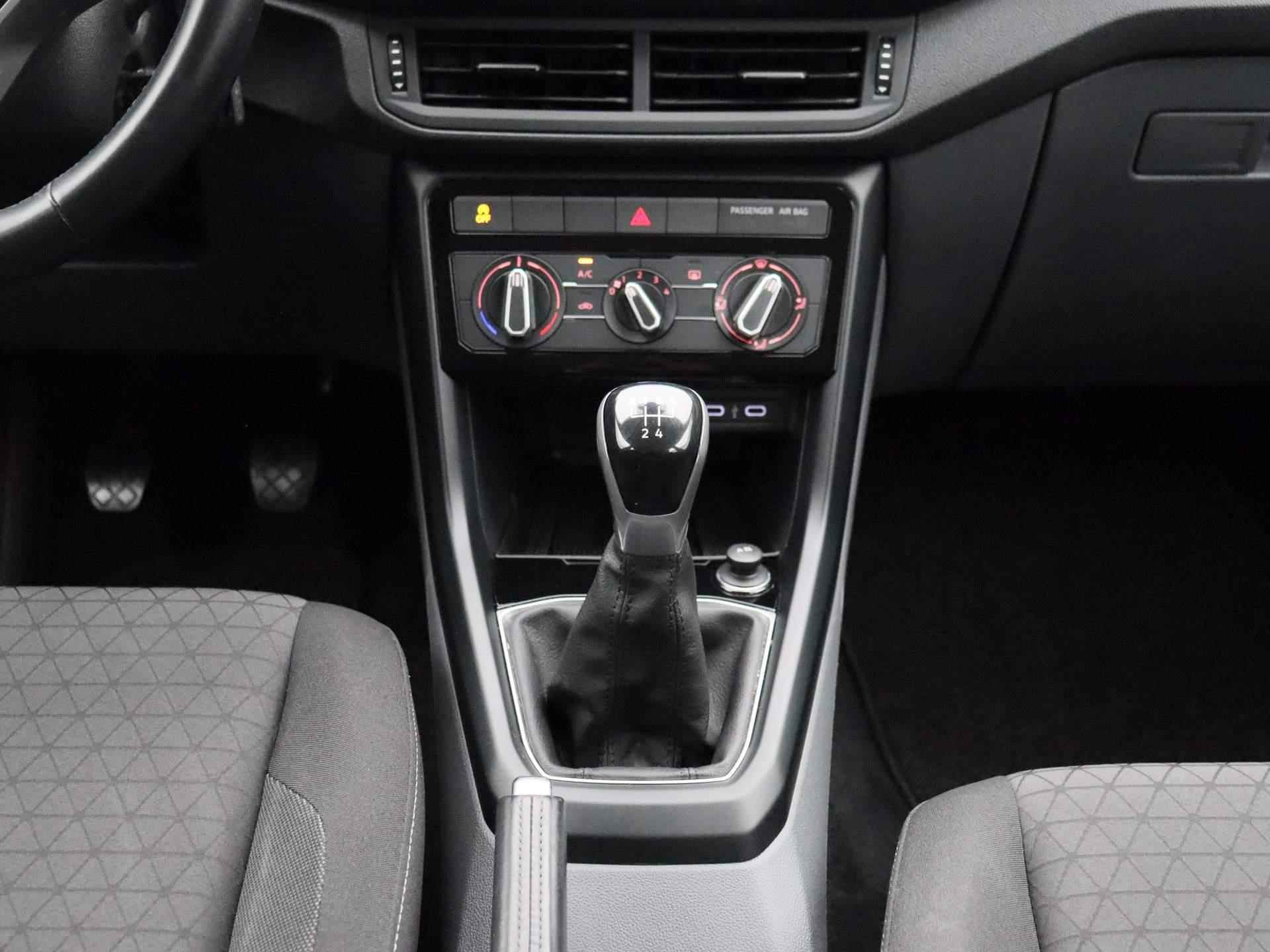 Volkswagen T-Cross 1.0 TSI Life 95 PK | Apple Carplay | Android Auto | Navigatie | Rijstrookhulp | Adaptive Cruise Control | Verlichting Automatisch | DAB Radio | - 11/37