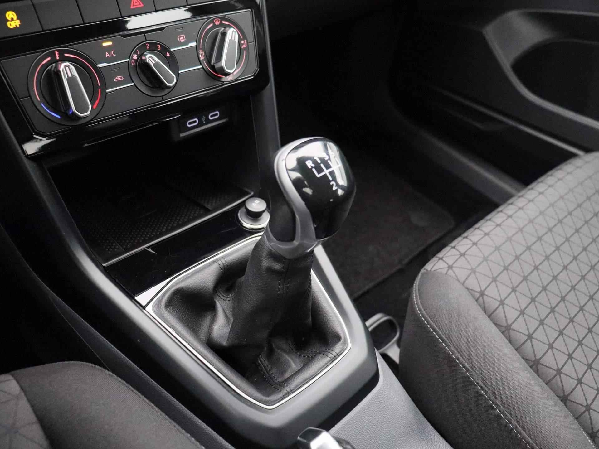 Volkswagen T-Cross 1.0 TSI Life 95 PK | Apple Carplay | Android Auto | Navigatie | Rijstrookhulp | Adaptive Cruise Control | Verlichting Automatisch | DAB Radio | - 20/37