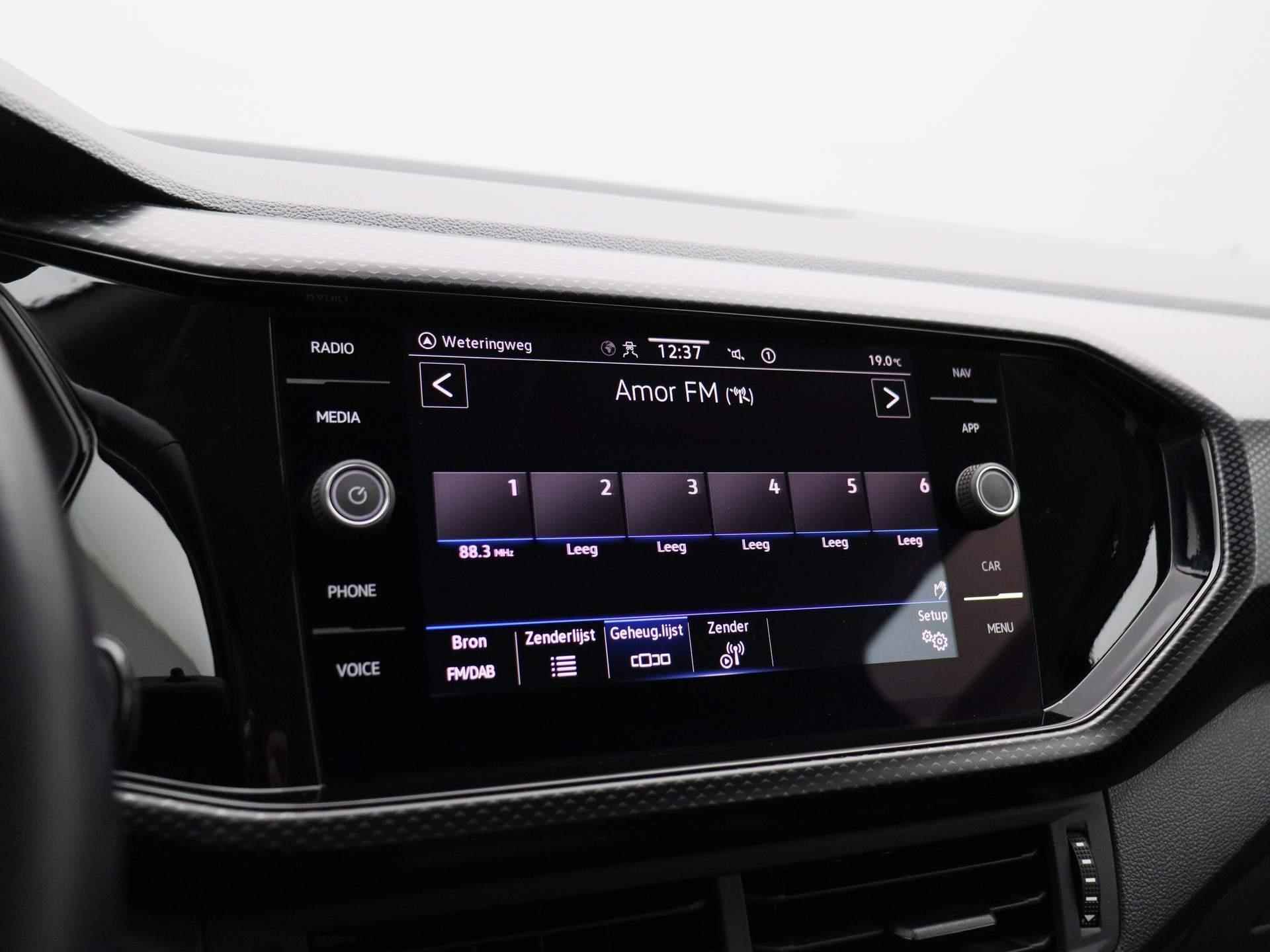 Volkswagen T-Cross 1.0 TSI Life 95 PK | Apple Carplay | Android Auto | Navigatie | Rijstrookhulp | Adaptive Cruise Control | Verlichting Automatisch | DAB Radio | - 28/37