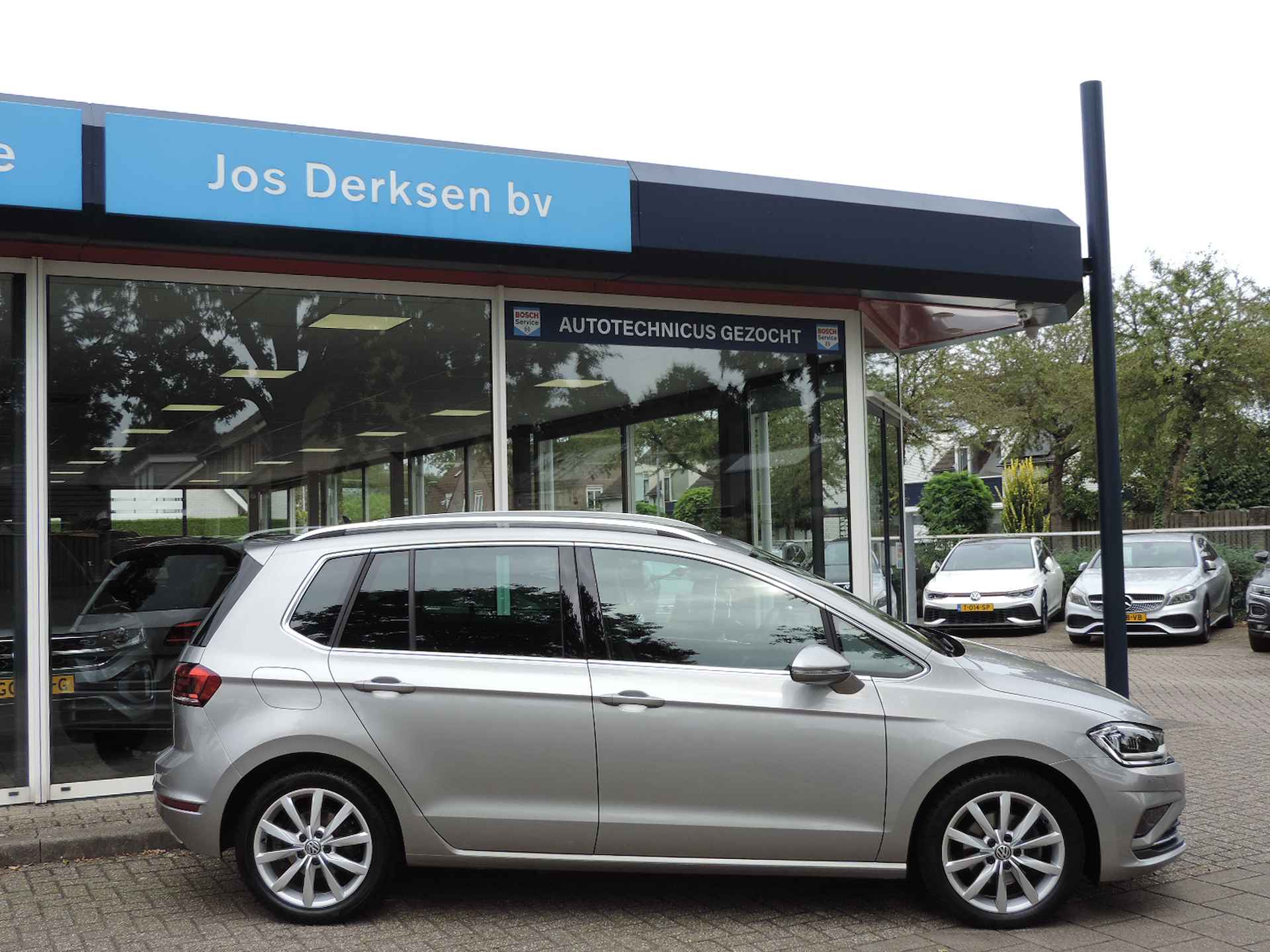 Volkswagen Golf Sportsvan 1.5 TSI 150PK ACT DSG Highline - Adap | Nav | Stoelverw. | massage | PDC v+a | All season - 3/37