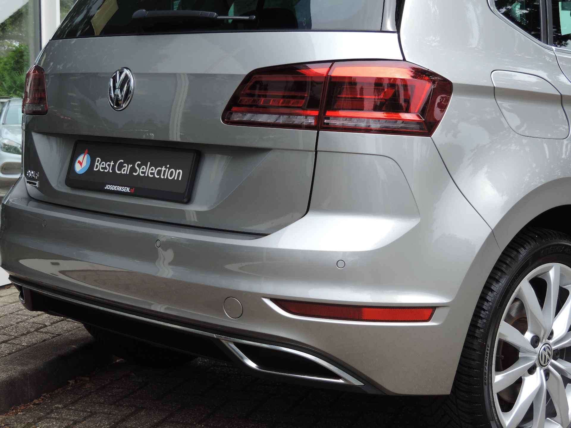 Volkswagen Golf Sportsvan 1.5 TSI 150PK ACT DSG Highline - Adap | Nav | Stoelverw. | massage | PDC v+a | All season - 7/37