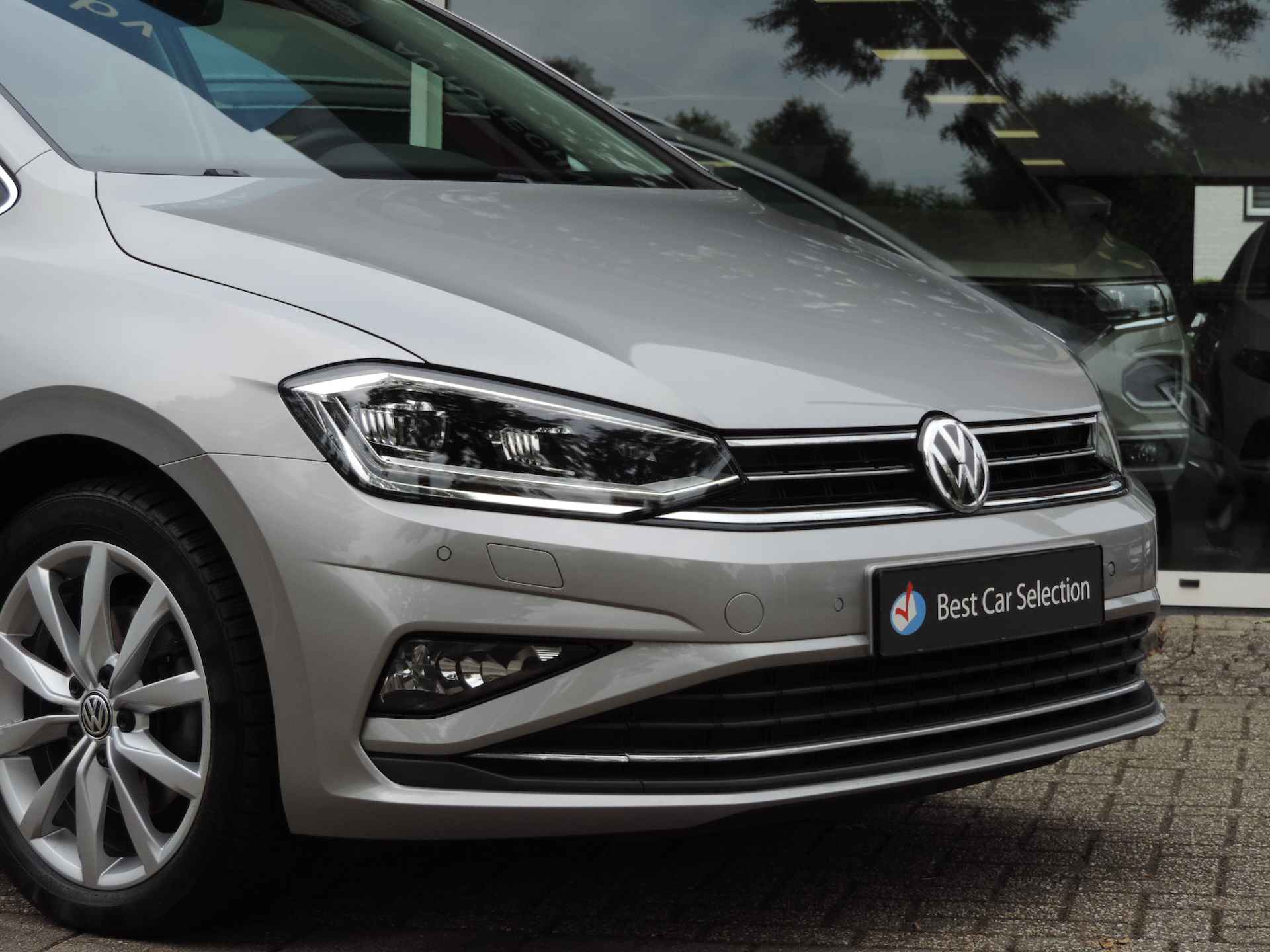 Volkswagen Golf Sportsvan 1.5 TSI 150PK ACT DSG Highline - Adap | Nav | Stoelverw. | massage | PDC v+a | All season - 12/37