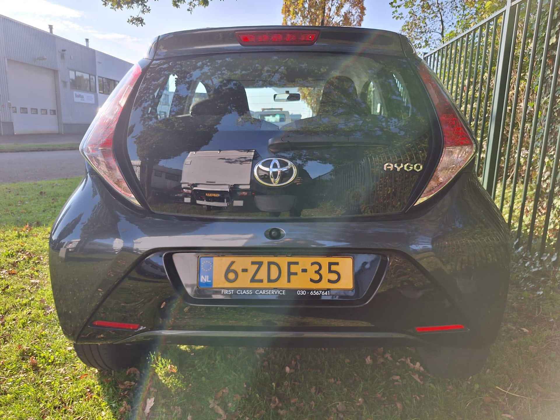 Toyota Aygo 1.0 VVT-i x-play | 5-deurs | incl Groot onderhoud en Garantie - 23/25