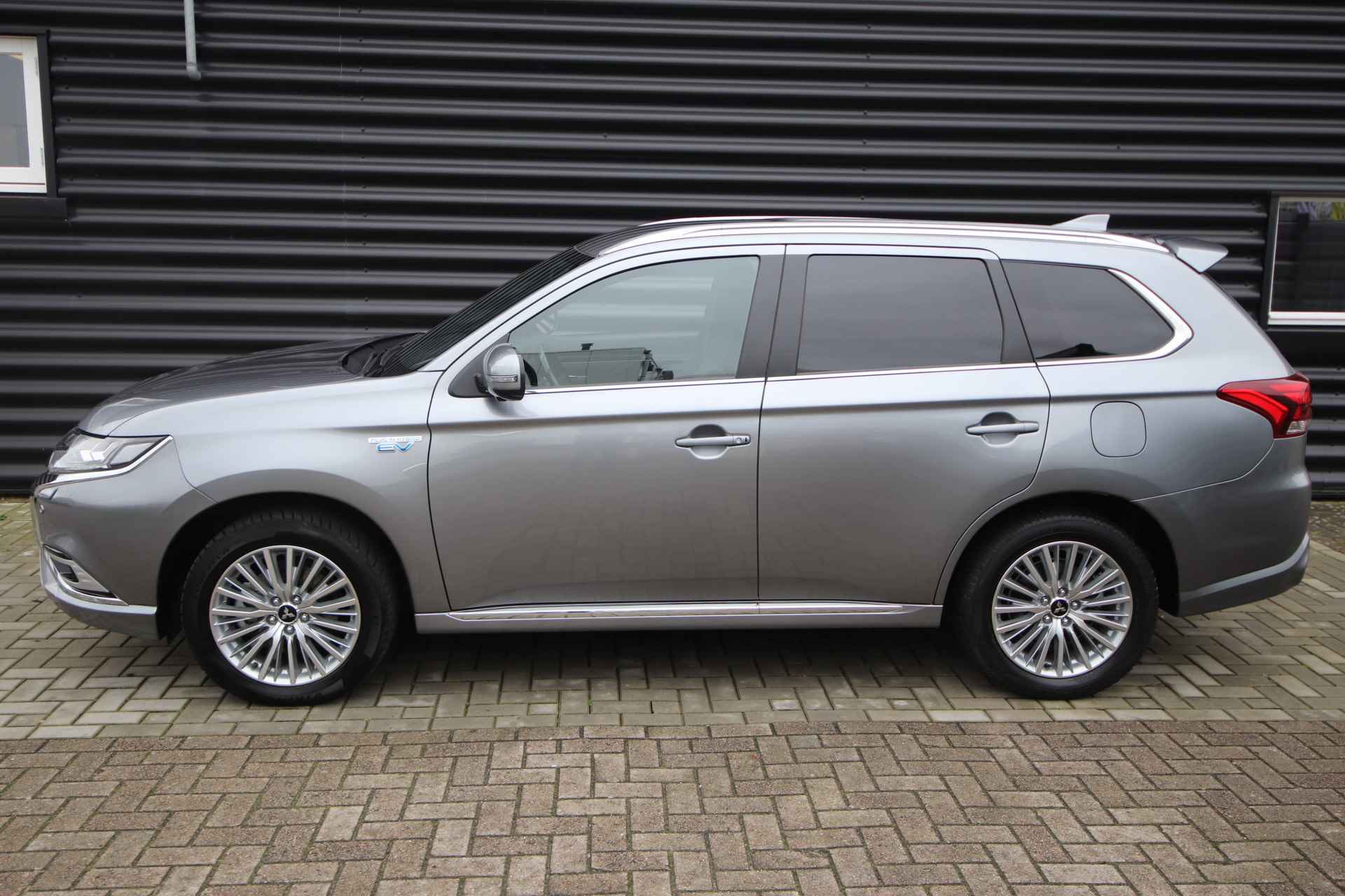 Mitsubishi Outlander 2.4 PHEV Instyle Leder, Trekhaak, E.achterklep - 18/76