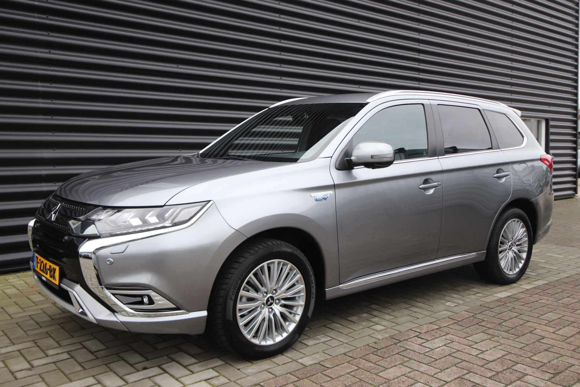 Mitsubishi Outlander 2.4 PHEV Instyle Leder, Trekhaak, E.achterklep - 19/76