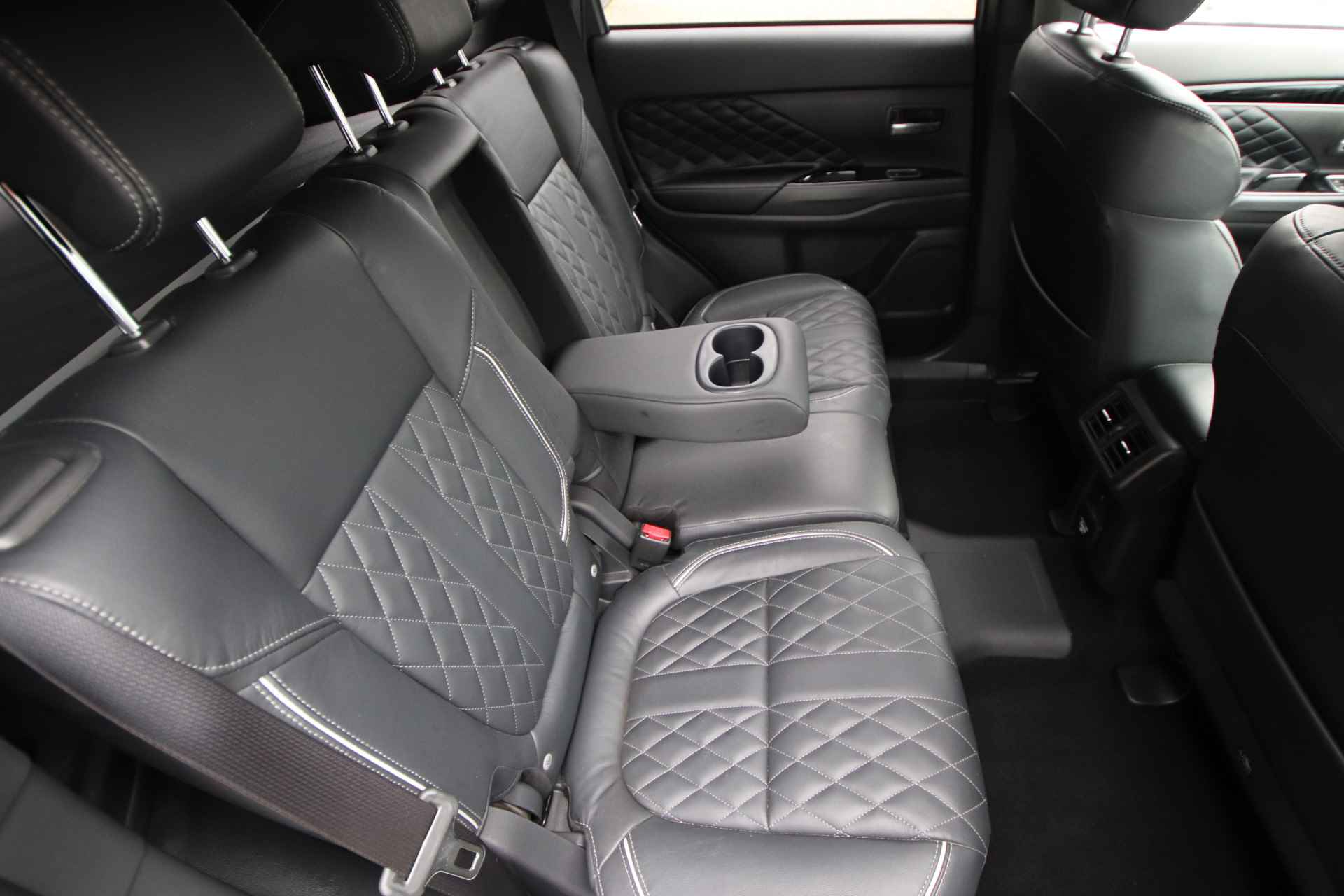 Mitsubishi Outlander 2.4 PHEV Instyle Leder, Trekhaak, E.achterklep - 55/76