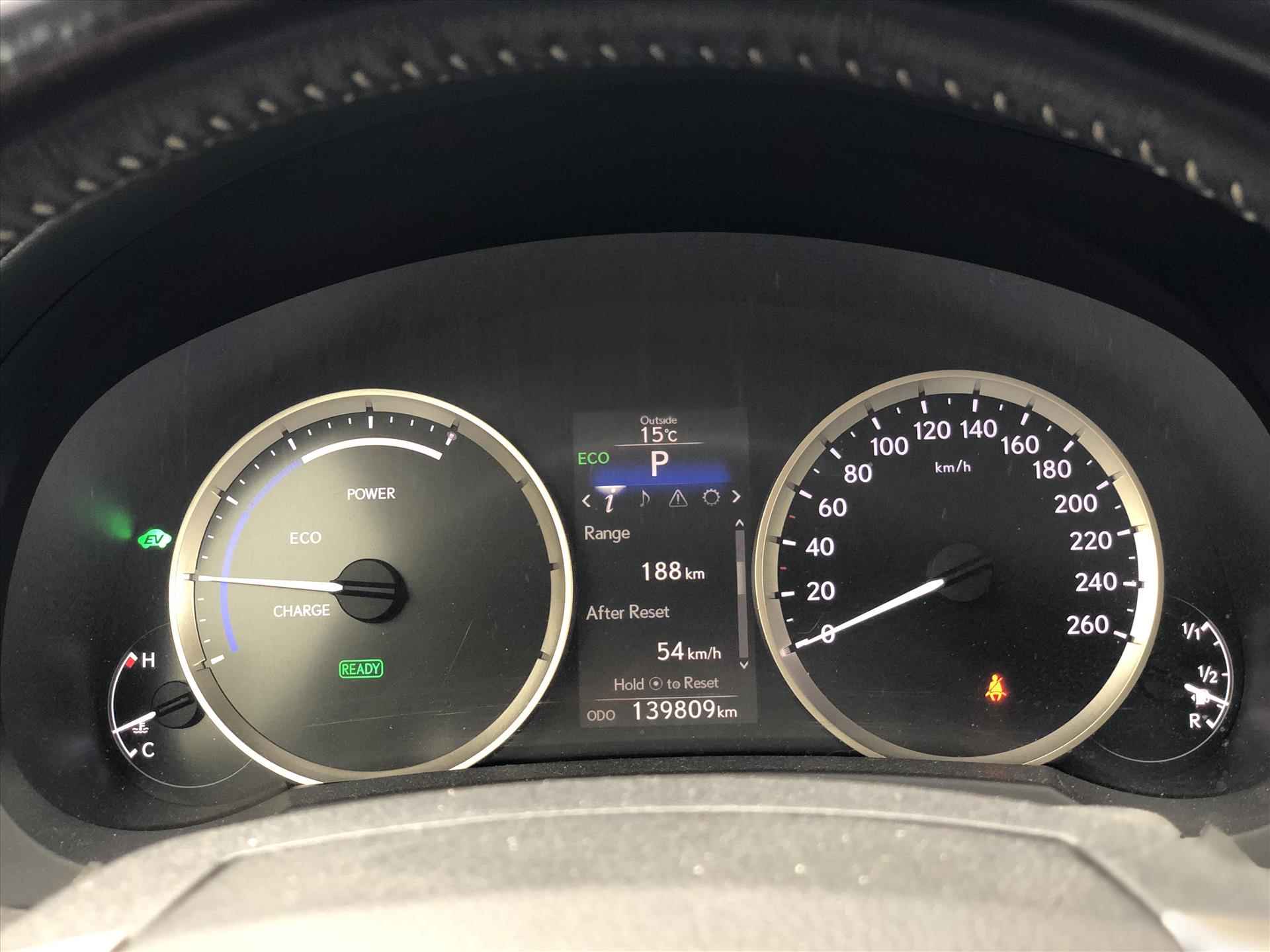 Lexus Is 300h 223PK Business Line | Navigatie, Cruise control, 17 inch, Climate control, Parkeercamera, ASC, Licht + Regensensor - 26/38
