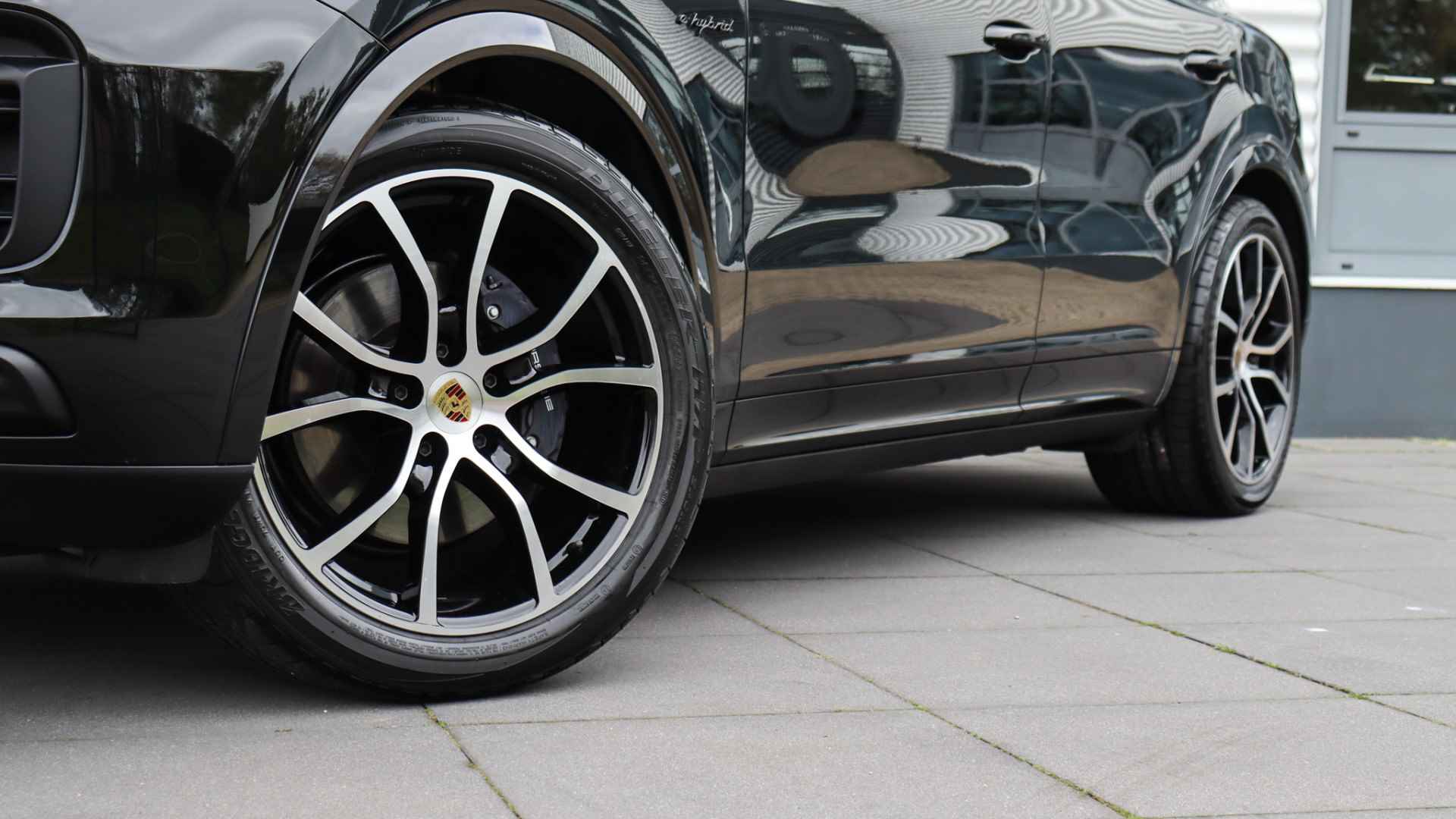 Porsche Cayenne 3.0 E-Hybrid Platinum Edition | Panoramadak | Surround View | Sportuitlaat | Trekhaak | BOSE Sound - 17/38