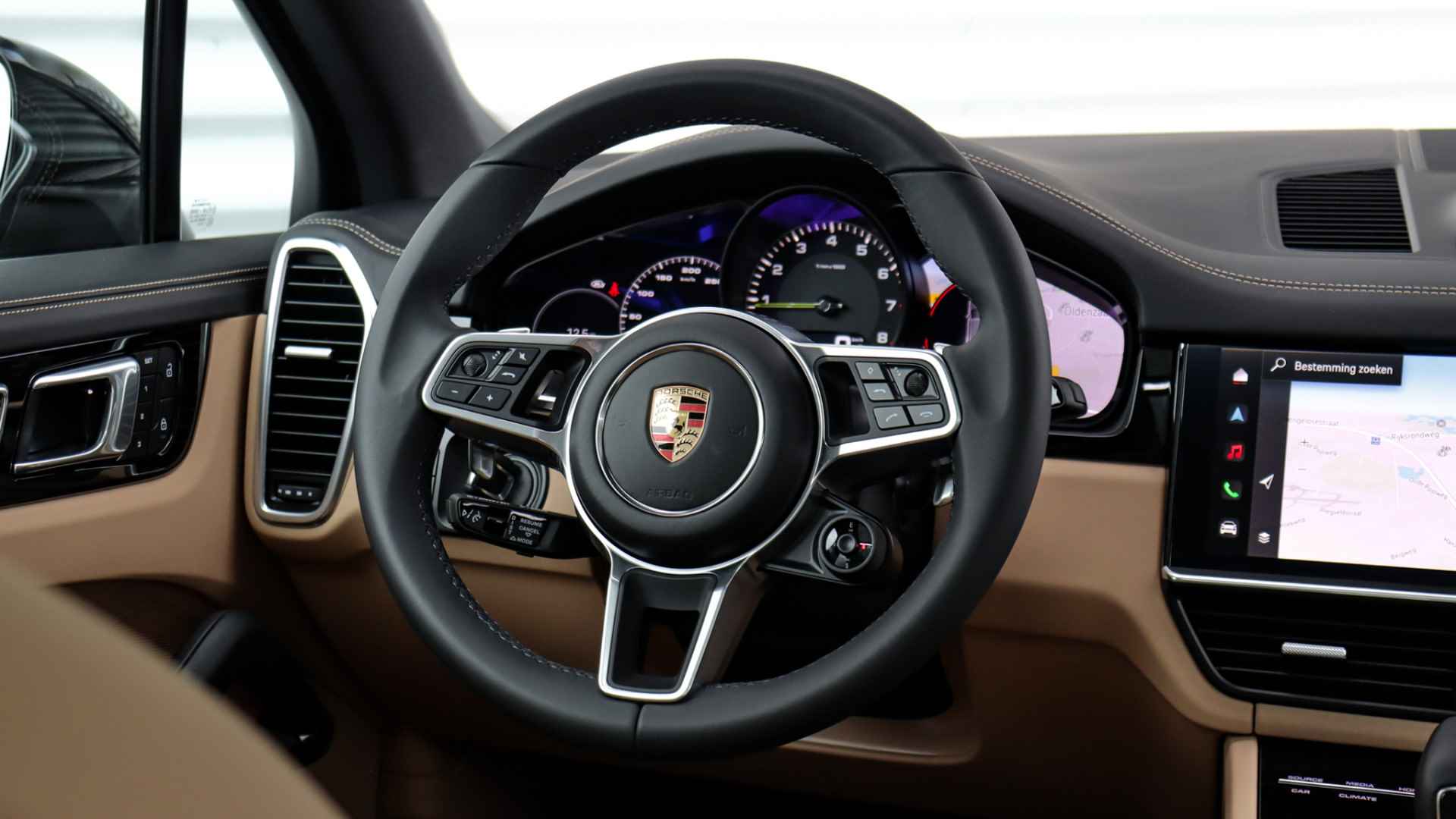 Porsche Cayenne 3.0 E-Hybrid Platinum Edition | Panoramadak | Surround View | Sportuitlaat | Trekhaak | BOSE Sound - 36/38