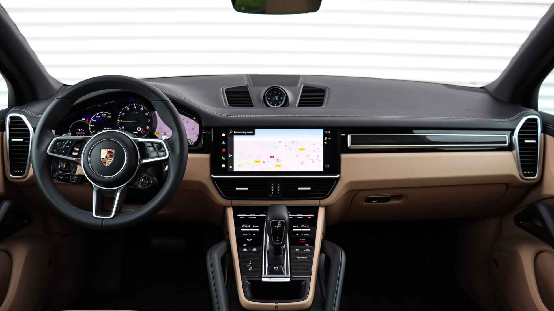 Porsche Cayenne 3.0 E-Hybrid Platinum Edition | Panoramadak | Surround View | Sportuitlaat | Trekhaak | BOSE Sound - 38/38