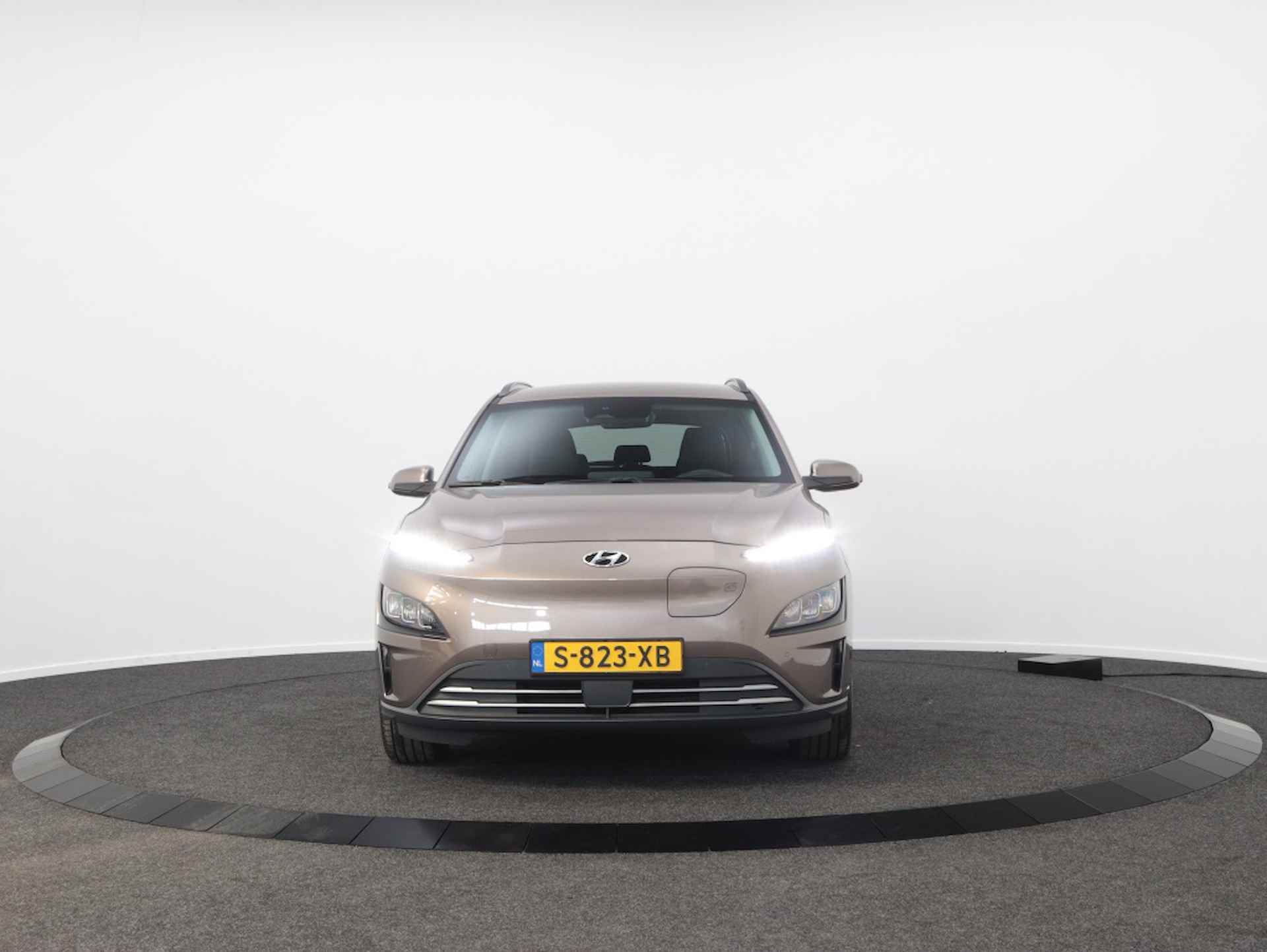 Hyundai Kona EV Premium 64 kWh | 3 Fase | Leder | Navigatie | Camera | - 15/52