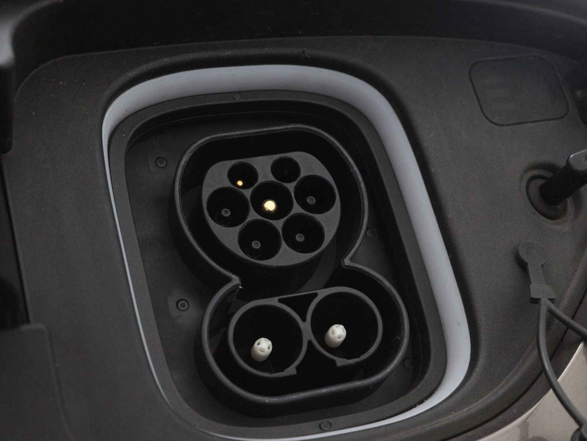 Hyundai Kona EV Premium 64 kWh | 3 Fase | Leder | Navigatie | Camera | - 14/52
