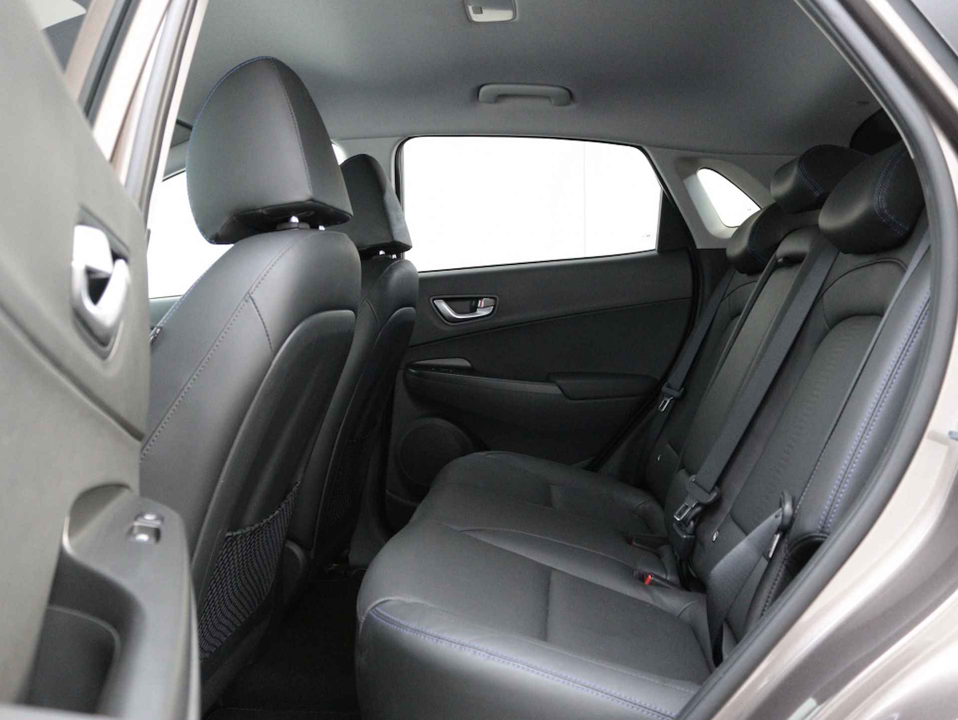 Hyundai Kona EV Premium 64 kWh | 3 Fase | Leder | Navigatie | Camera | - 17/52