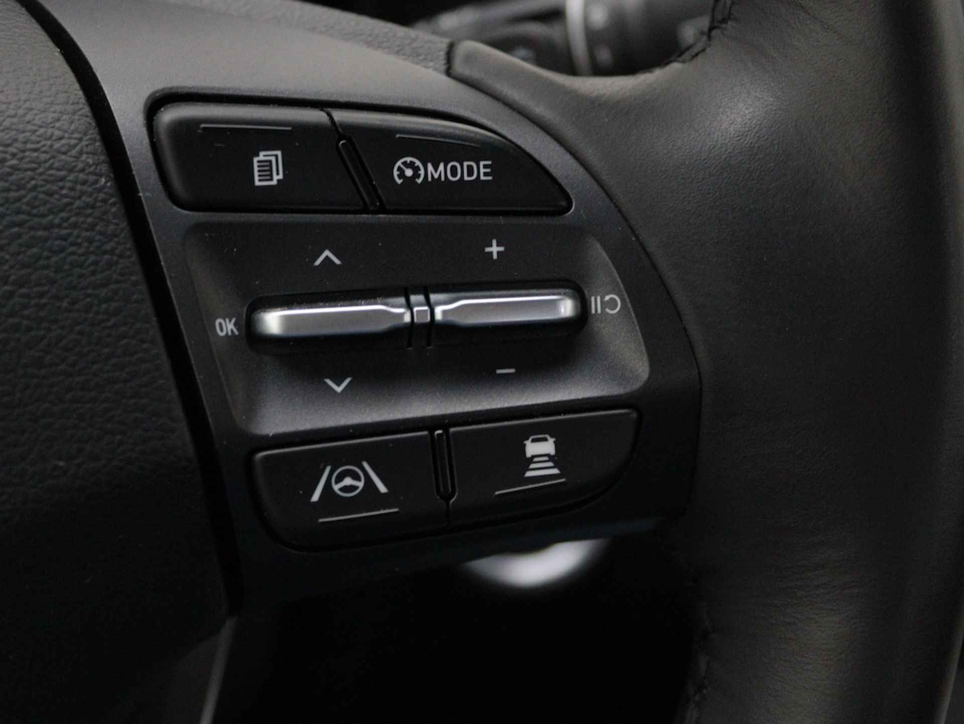 Hyundai Kona EV Premium 64 kWh | 3 Fase | Leder | Navigatie | Camera | - 32/52