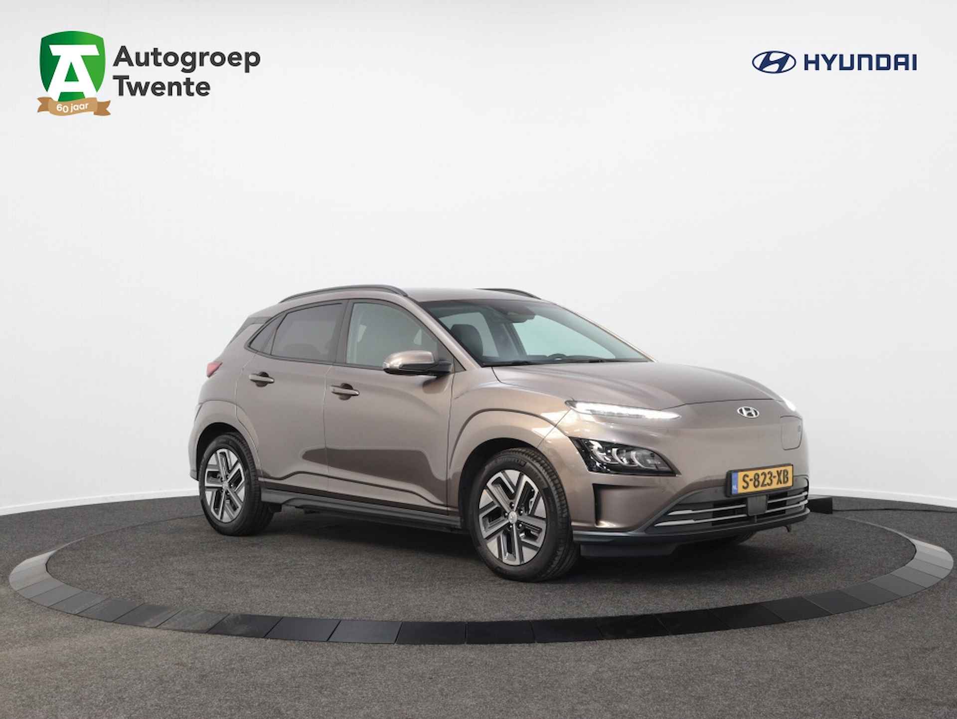 Hyundai Kona EV Premium 64 kWh | 3 Fase | Leder | Navigatie | Camera | - 1/52
