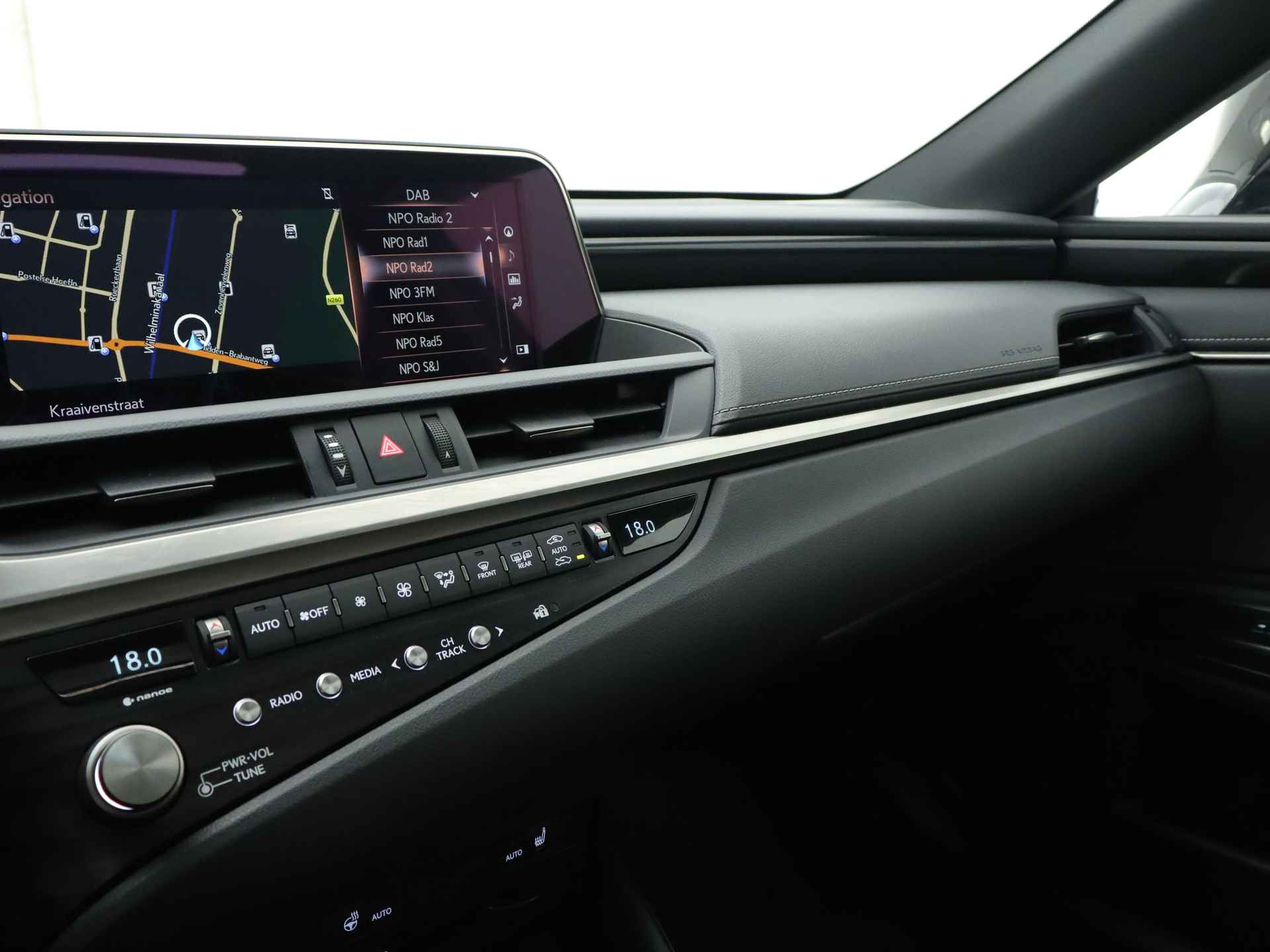 Lexus ES 300h Preference Line | Schuifdak | Leder | Stuurverwarming | Parkeersensoren | Apple CarPlay | - 7/43