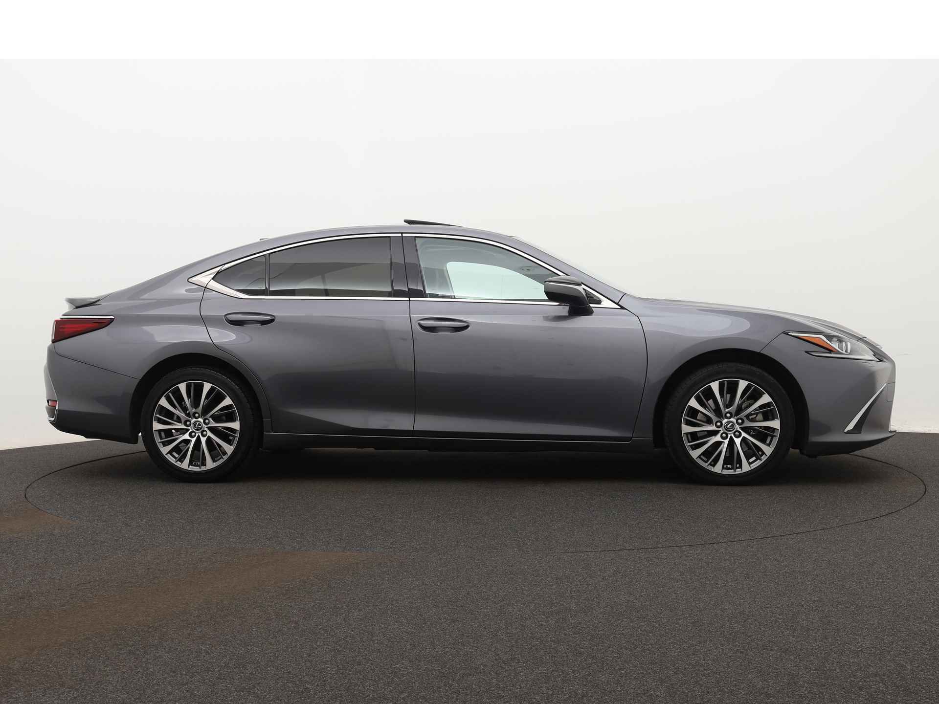 Lexus ES 300h Preference Line | Schuifdak | Leder | Stuurverwarming | Parkeersensoren | Apple CarPlay | - 13/43
