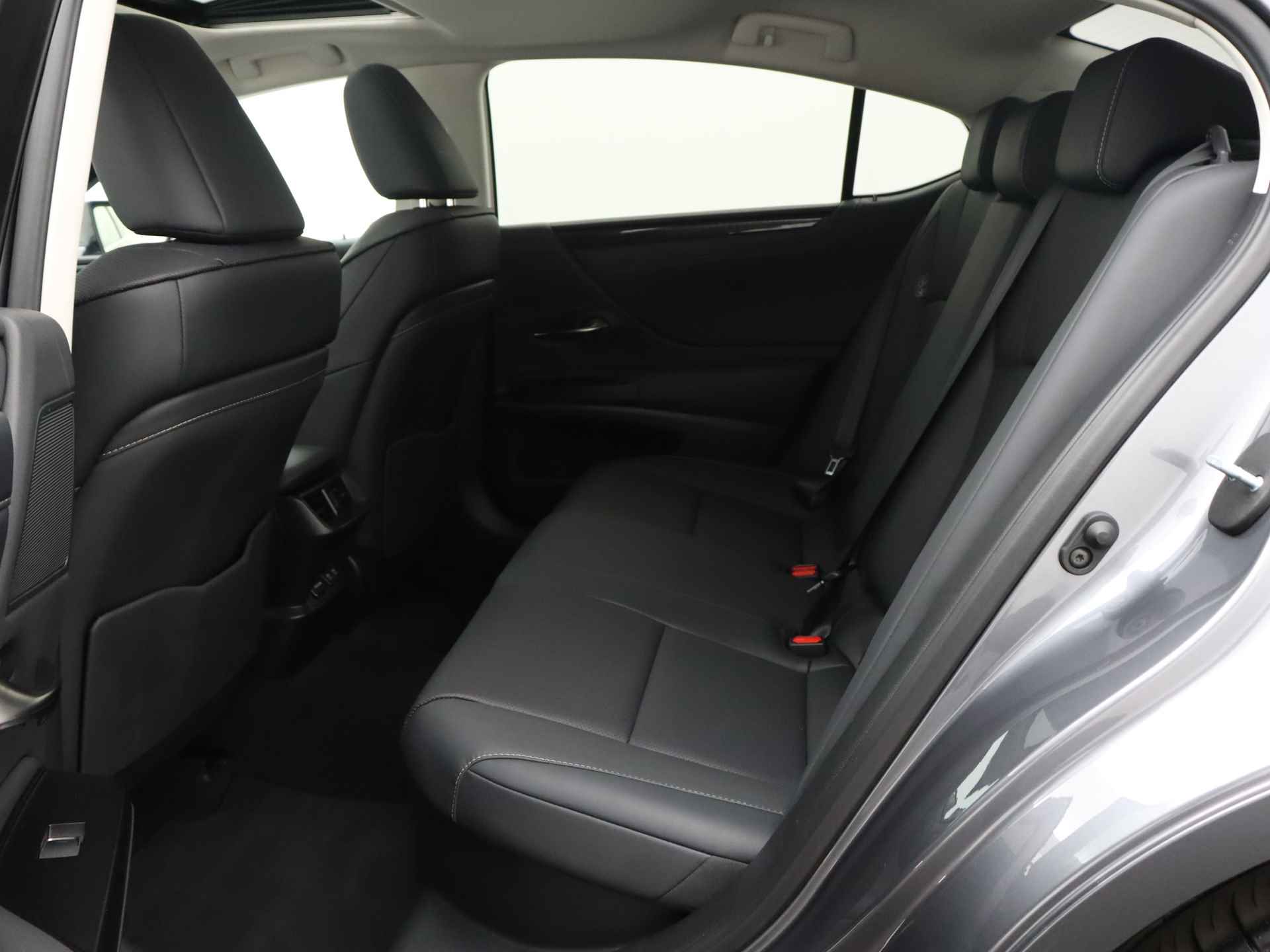 Lexus ES 300h Preference Line | Schuifdak | Leder | Stuurverwarming | Parkeersensoren | Apple CarPlay | - 17/43