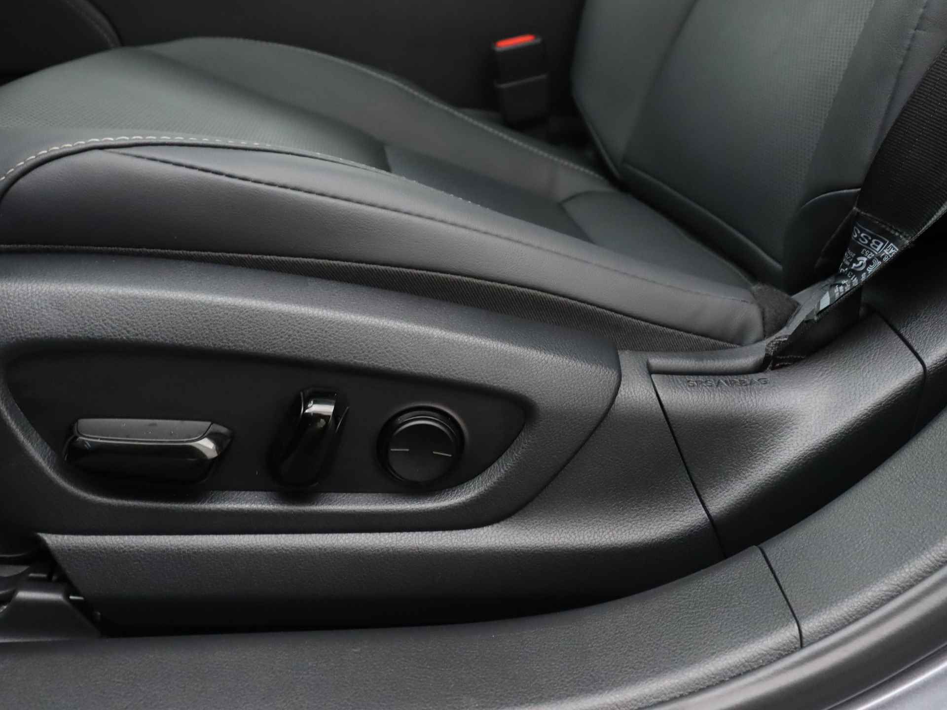 Lexus ES 300h Preference Line | Schuifdak | Leder | Stuurverwarming | Parkeersensoren | Apple CarPlay | - 30/43