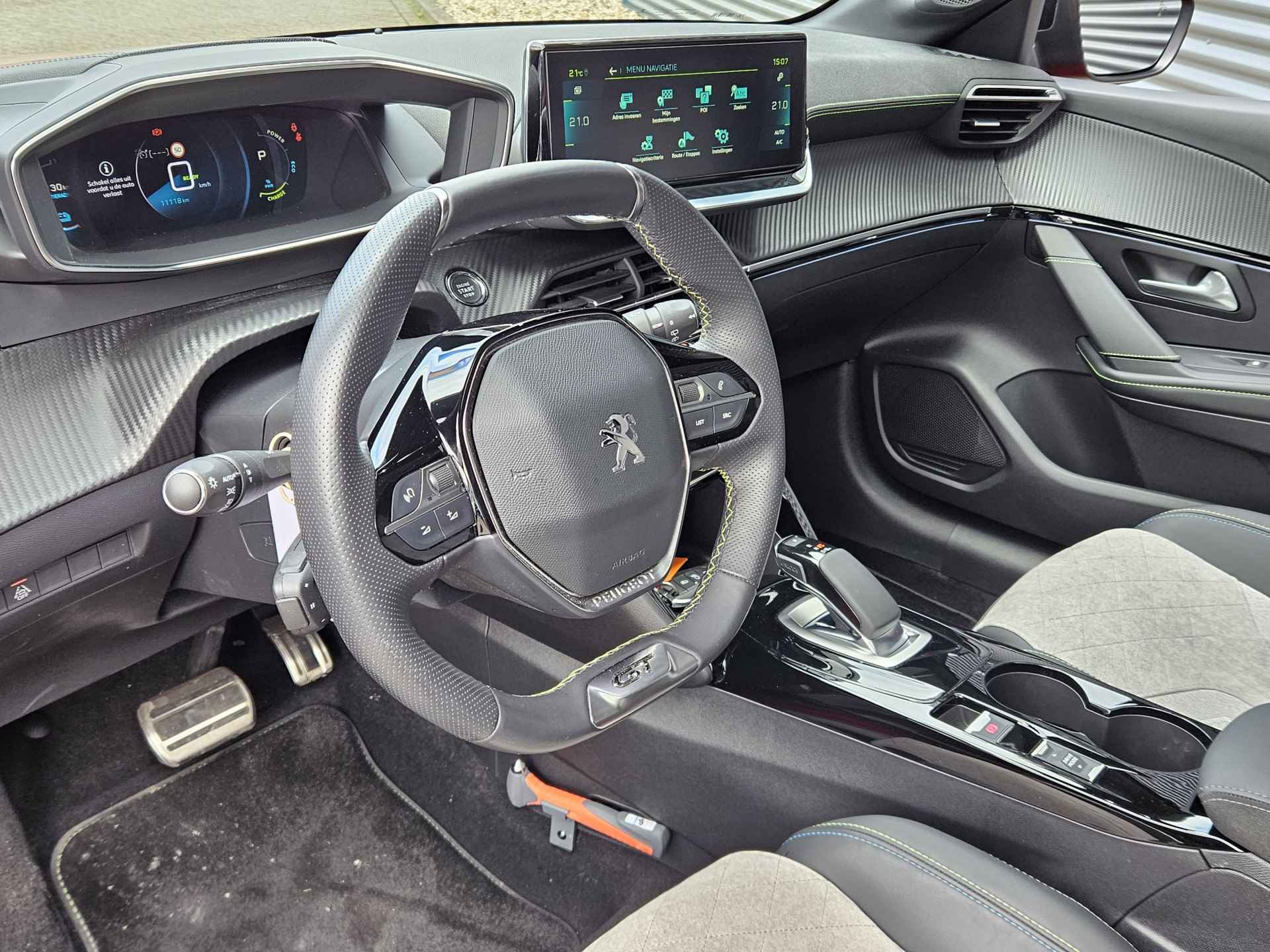 Peugeot e-208 EV GT Pack 50 kWh Panoramadak | 3-Fase lader | Camera | Navigatie | Supermooie Uitvoering !! Draadloze Telefoonlader | Keyless | Stoelverwarming !! - 8/47