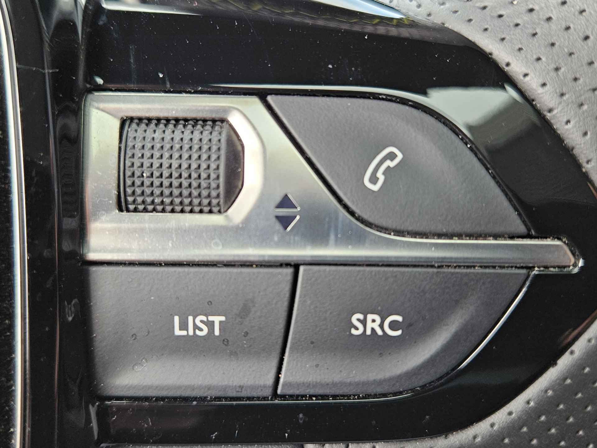 Peugeot e-208 EV GT Pack 50 kWh Panoramadak | 3-Fase lader | Camera | Navigatie | Supermooie Uitvoering !! Draadloze Telefoonlader | Keyless | Stoelverwarming !! - 40/47