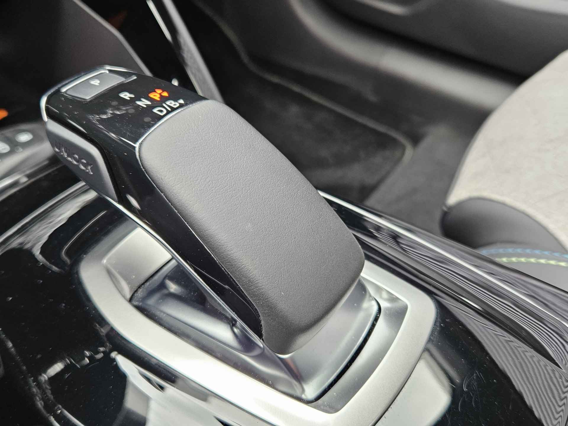 Peugeot e-208 EV GT Pack 50 kWh Panoramadak | 3-Fase lader | Camera | Navigatie | Supermooie Uitvoering !! Draadloze Telefoonlader | Keyless | Stoelverwarming !! - 44/47