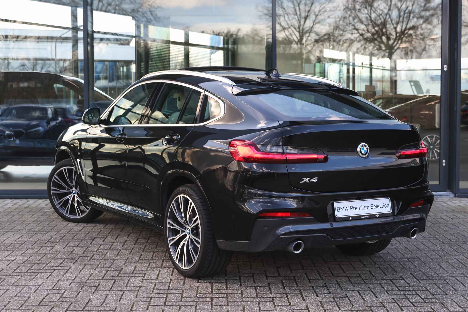 BMW X4 xDrive20i High Executive M Sport Automaat / Panoramadak / Trekhaak / Sportstoelen / Adaptieve LED / Parking Assistant Plus / Head-Up / Adaptief onderstel - 3/41