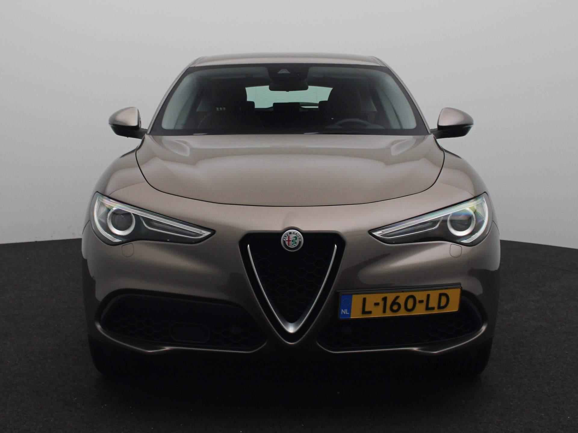 Alfa Romeo Stelvio 2.0 T AWD Super | Camera | Parkeersensoren | Navigatie - 5/27