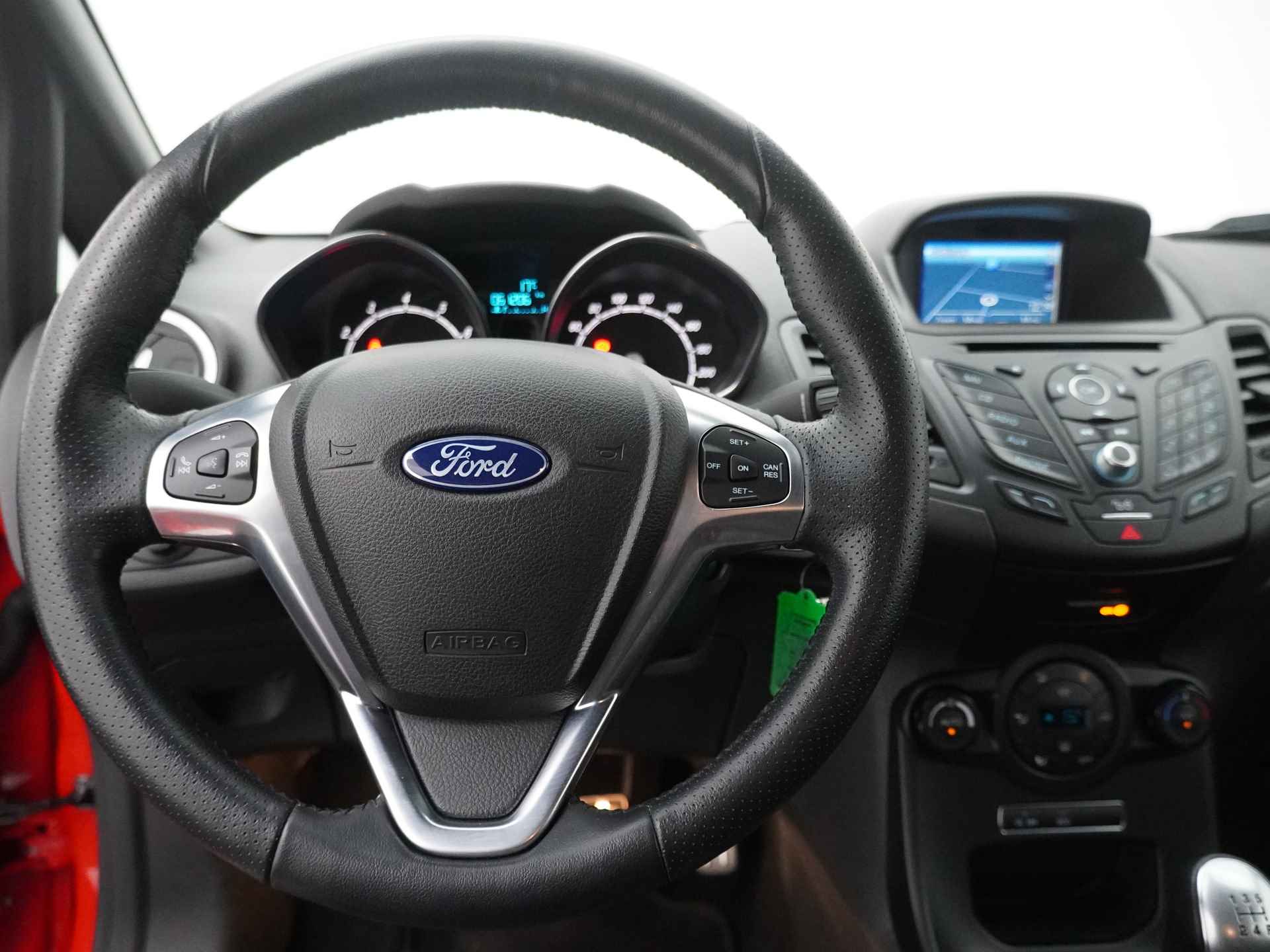 Ford Fiesta 125PK EcoBoost ST Line | Grote achterspoiler | Climate | Cruise | Navi | Parkeersensoren - 12/21
