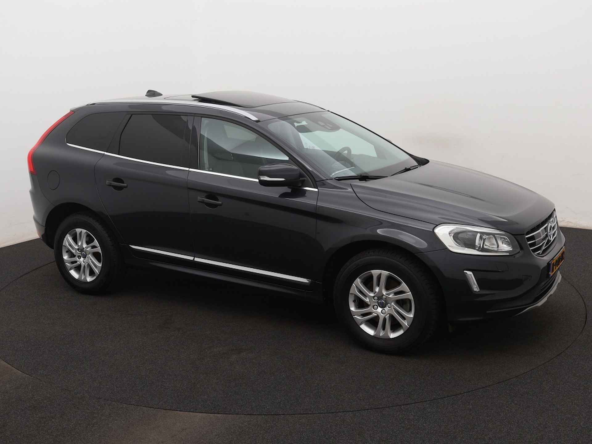 Volvo XC60 2.0 D4 FWD Summum - 11/35