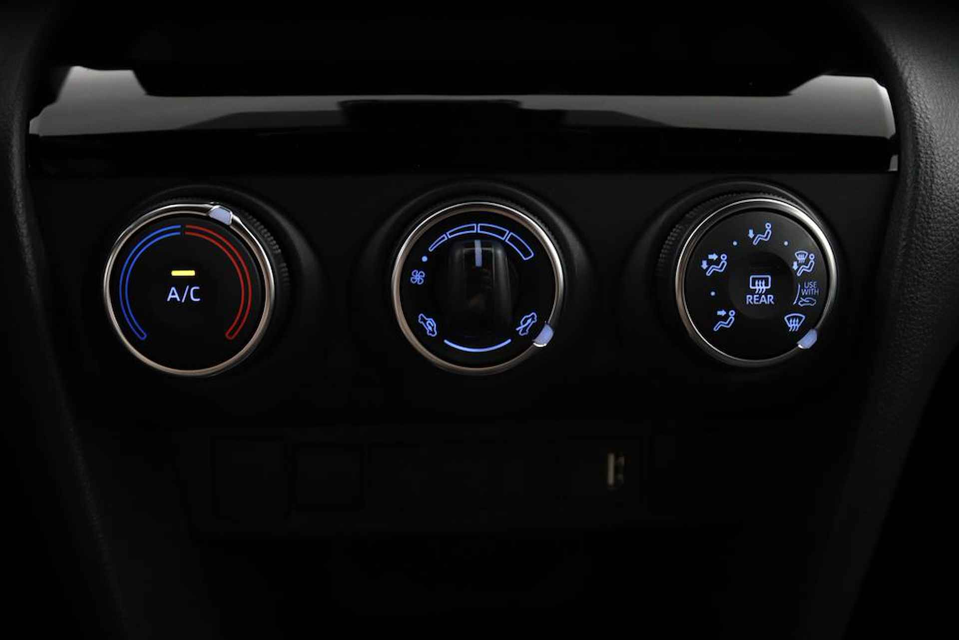 Toyota Yaris Cross 1.5 VVT-I Dynamic Automaat | Zomer Editie | Dakdragerset | Dakdrager | Kunststof Laadvloer Beschermer | 10 Jaar Garantie | - 21/46