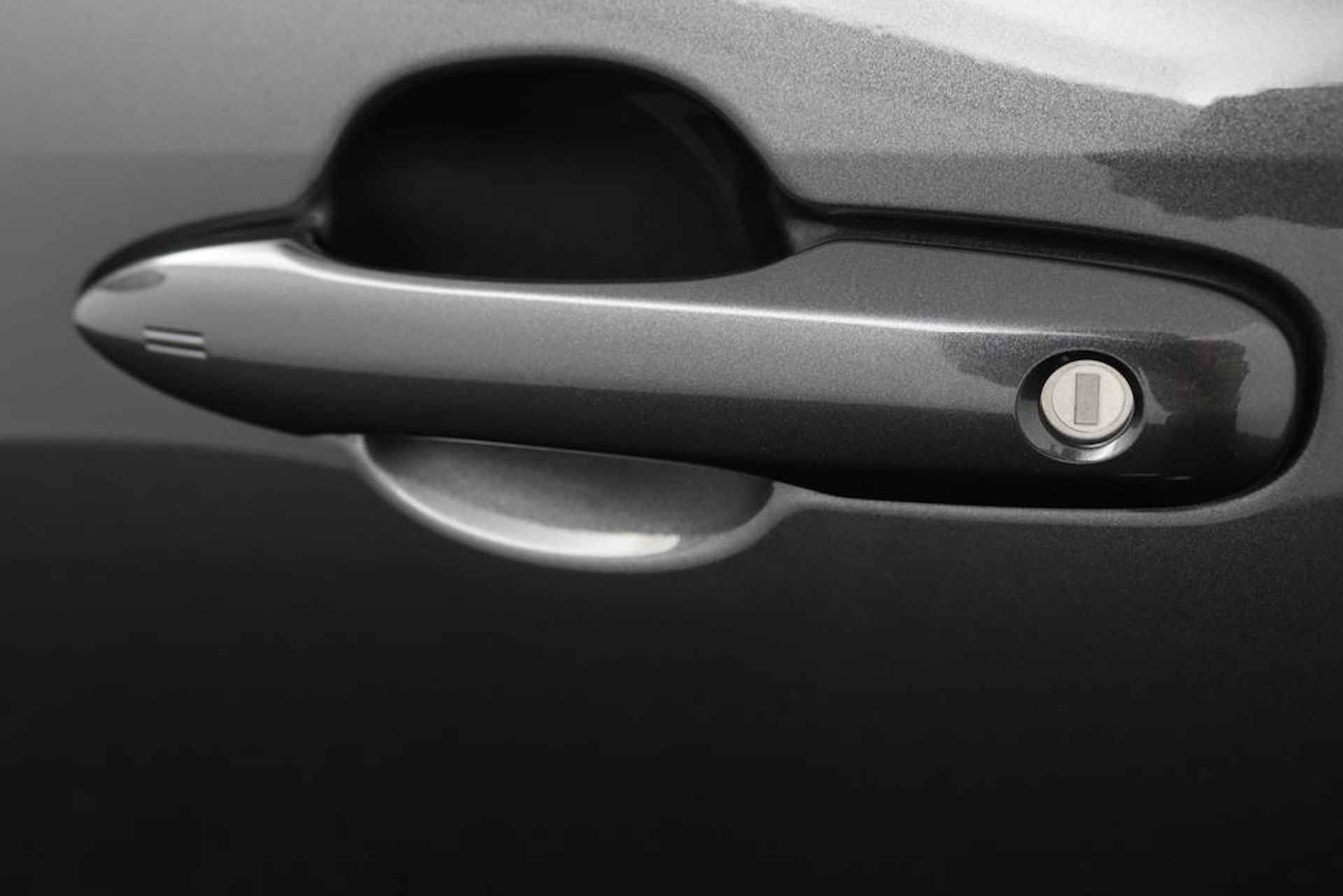 Toyota Yaris Cross 1.5 VVT-I Dynamic Automaat | Zomer Editie | Dakdragerset | Dakdrager | Kunststof Laadvloer Beschermer | 10 Jaar Garantie | - 37/46