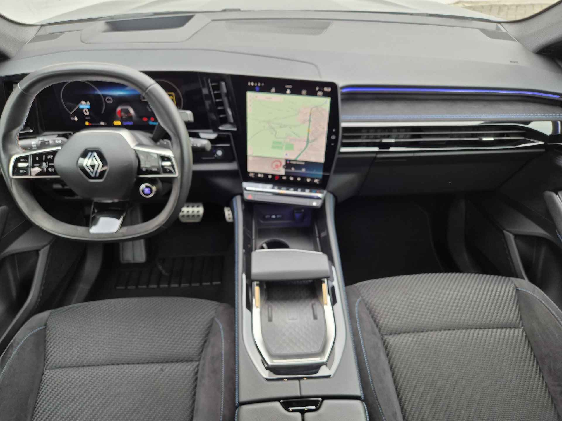 Renault Espace E-Tech Hybrid 200 esprit Alpine 7p. / 7 persoons / Elektrische achterklep / Rondomzicht camera / Navigatie / Apple Carplay Android Auto / HUD / Panoramadak / - 2/57