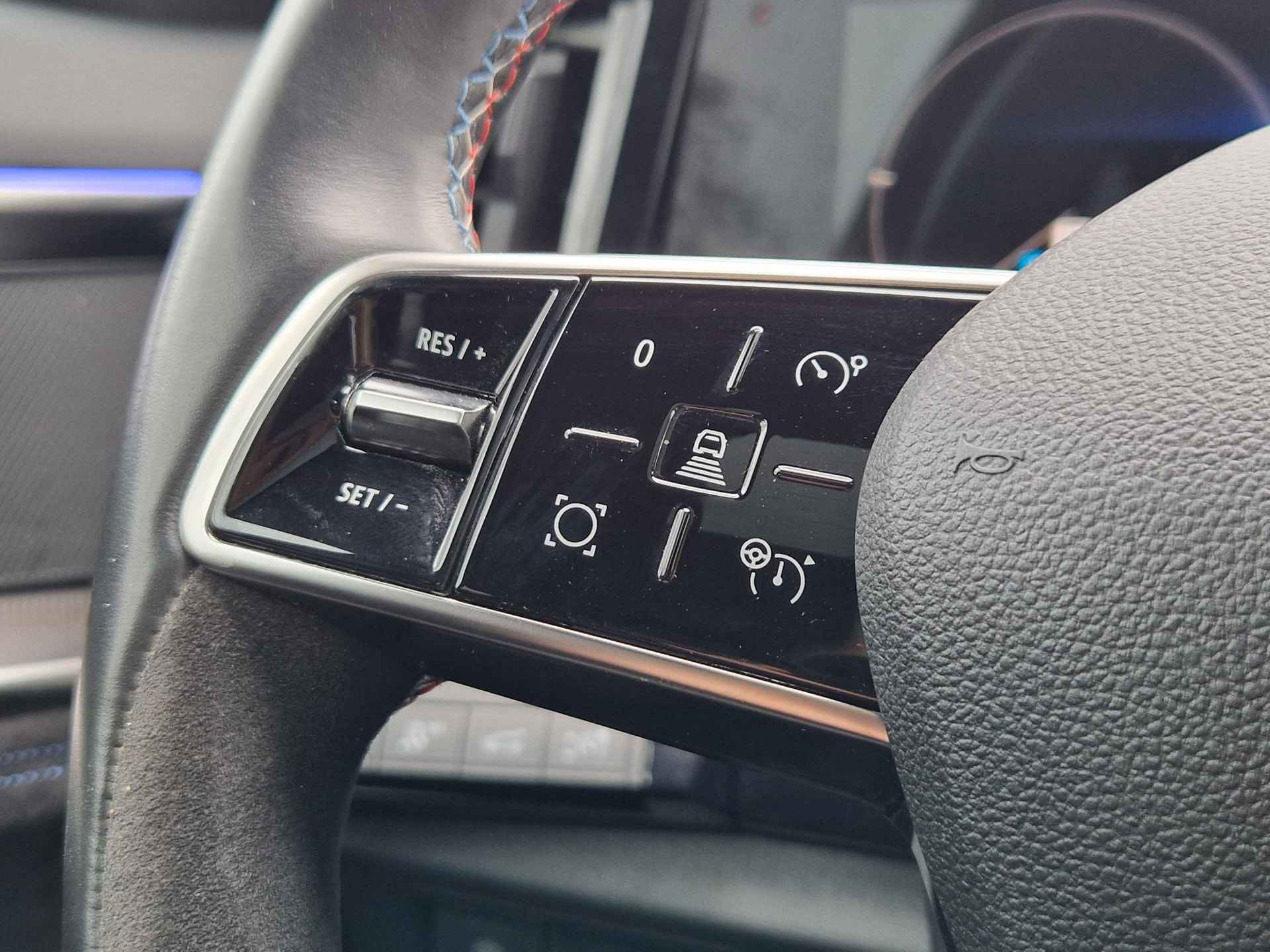 Renault Espace E-Tech Hybrid 200 esprit Alpine 7p. / 7 persoons / Elektrische achterklep / Rondomzicht camera / Navigatie / Apple Carplay Android Auto / HUD / Panoramadak / - 14/57